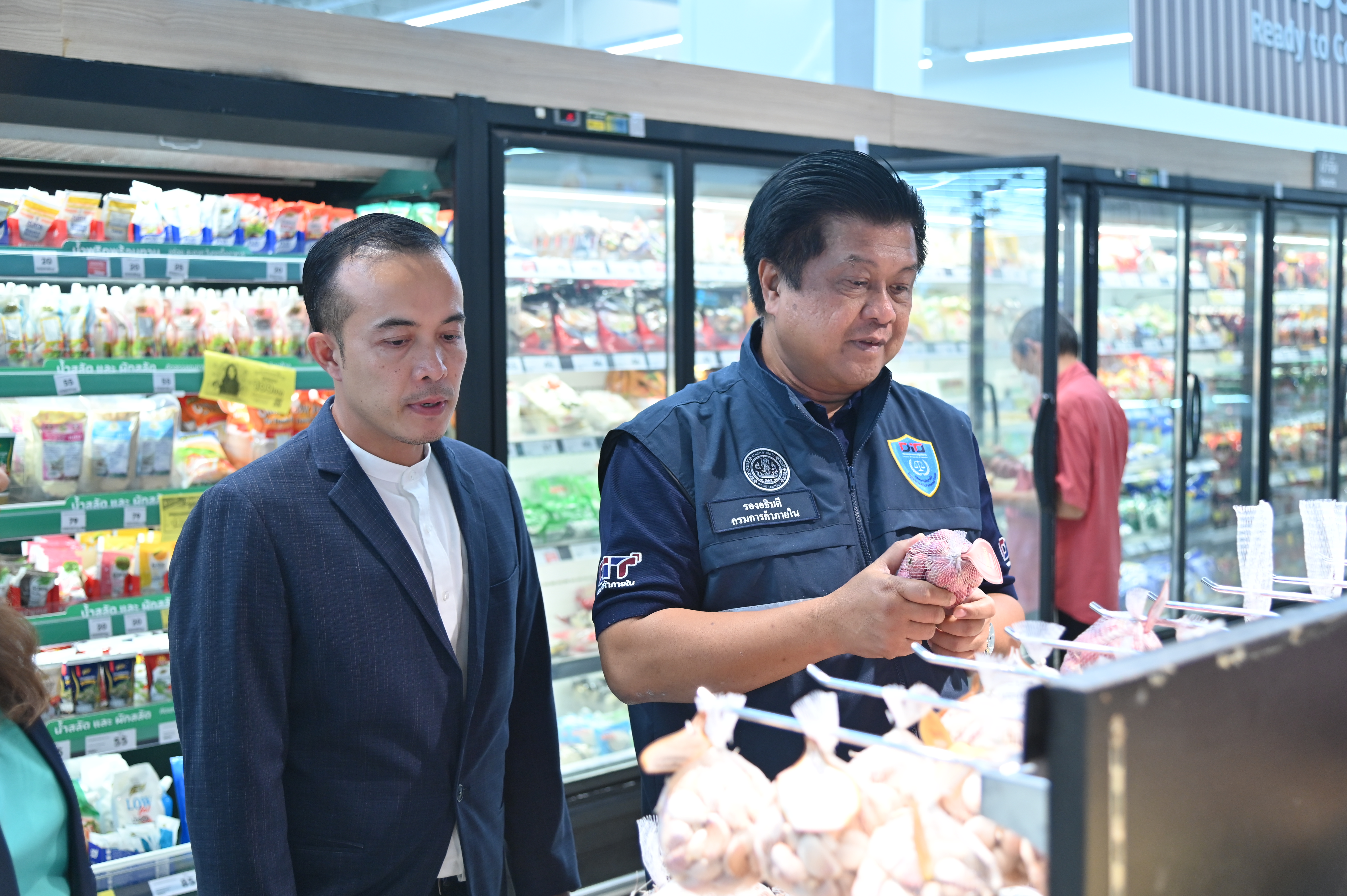 DIT ลงพื้นที่ตรวจติดตามสถานการณ์ราคา สินค้าอุปโภคบริโภคและวัสดุก่อสร้าง
