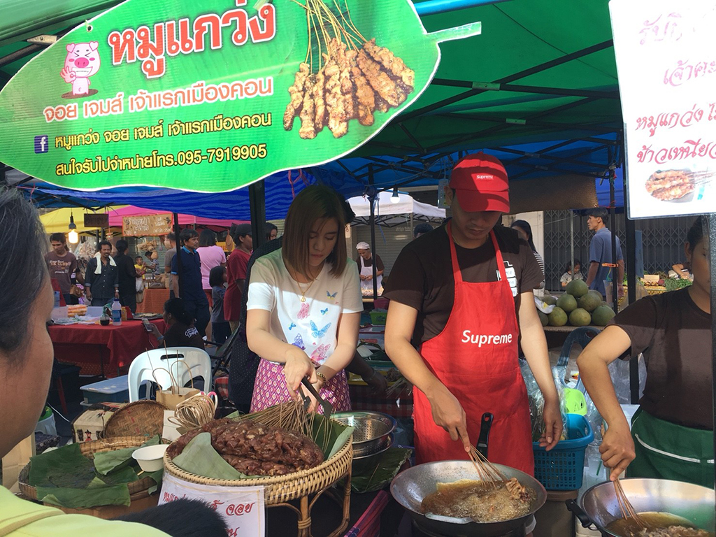 67778_แผงค้าขนมหวาน.jpg
