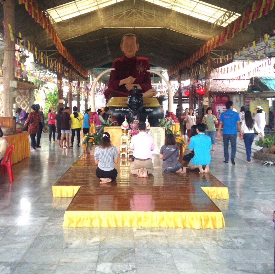 21786_ไหว้พระวัดนอนจักสีห์.jpg