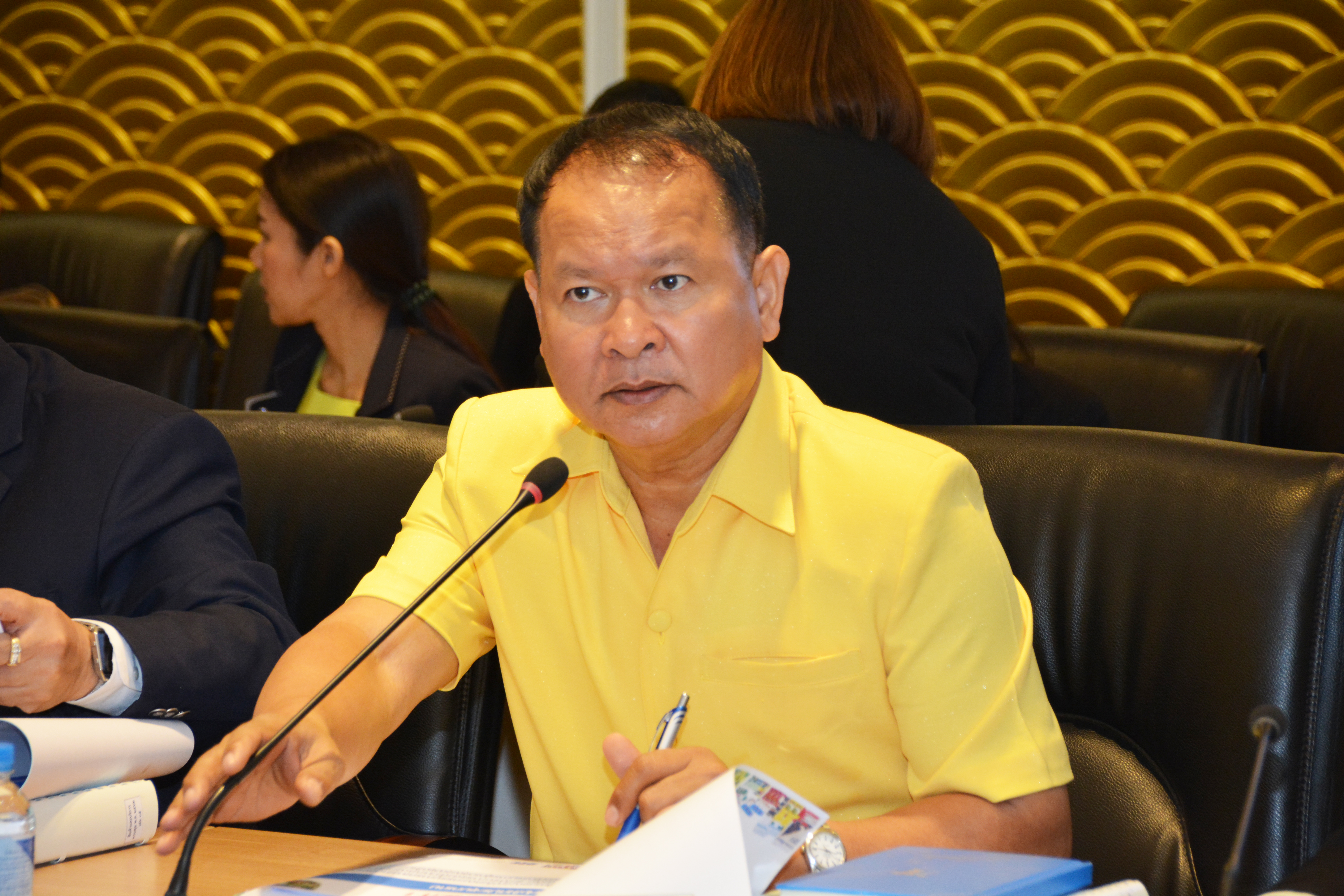 การประชุมคณะกรรมการกลางว่าด้วยราคาสินค้าและบริการ (กกร.) เพื่อทราบผลการศึกษาเกี่ยวกับราคา เวชภัณฑ์ และค่าบริการทางการแพทย์
