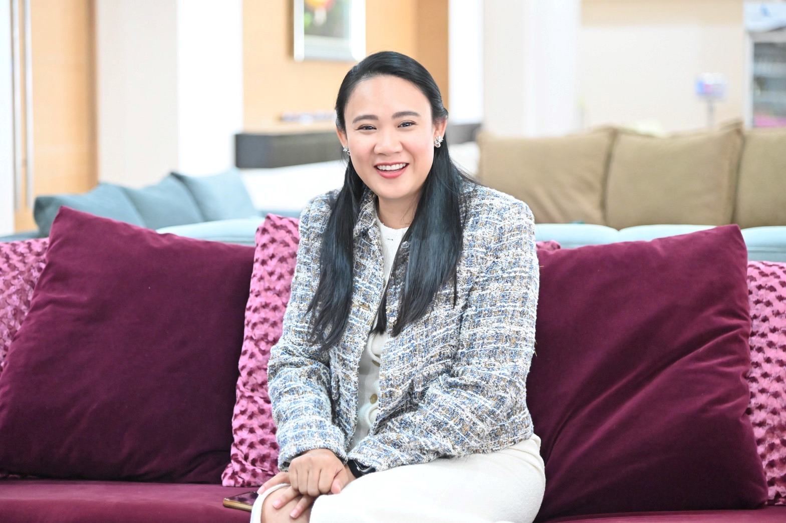 พิธีมอบรางวัลการจัดทำสื่อประชาสัมพันธ์ภายใต้โครงการ"เสริมสร้างเครือข่ายนักการตลาดออนไลน์สินค้า Farm Outlet ผ่านกลุ่มคนรุ่นใหม่"