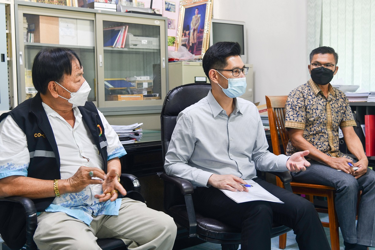 พาณิชย์ติดตามสถานการณ์ปุ๋ยเคมี ณ สหกรณ์การเกษตรคลองหลวง 