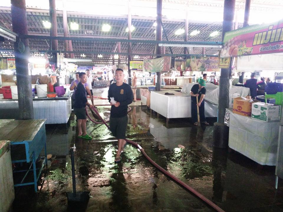 45235_ล้างตลาด 1.jpg