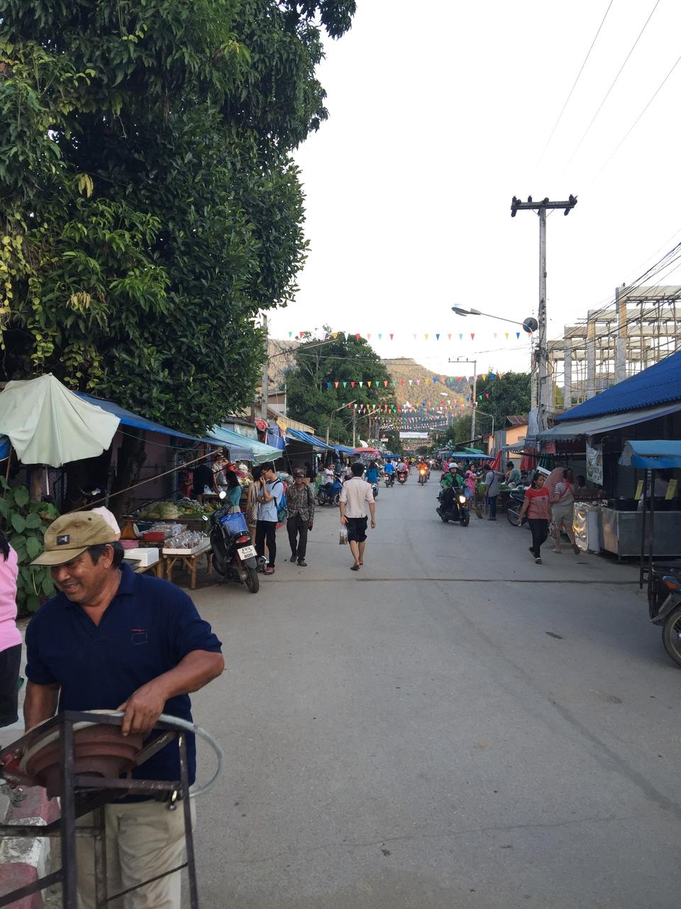 44824_ด้านข้างตลาด.jpg
