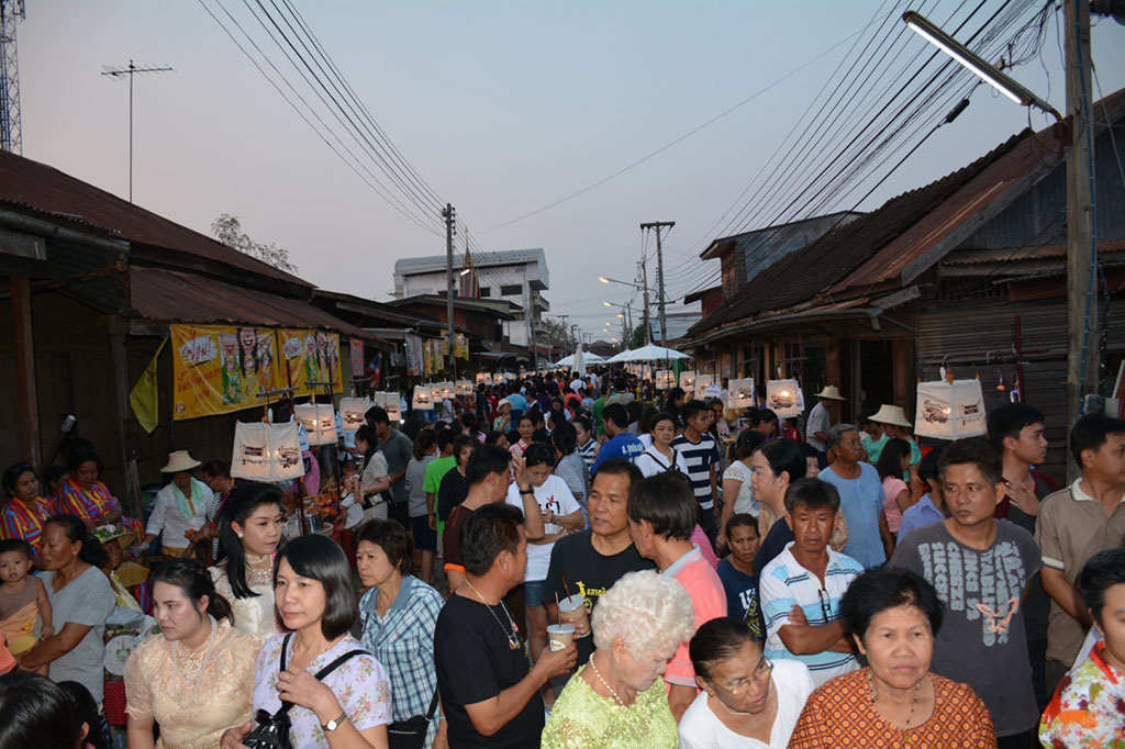 11253_สภาพตลาดตอนกลางคืน.jpg