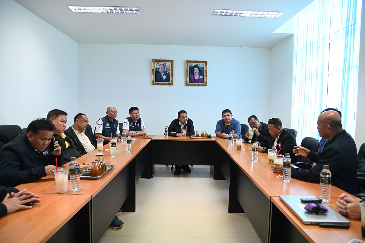 พาณิชย์ ลงพื้นติดตามสถานการณ์ด้านราคาและปริมาณผลปาล์มน้ำมันและน้ำมันปาล์มในพื้นที่ภาคใต้