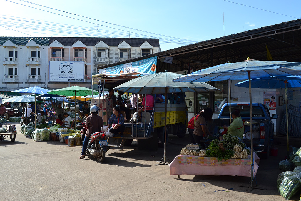 22966_ด้านหน้าตลาด.jpg