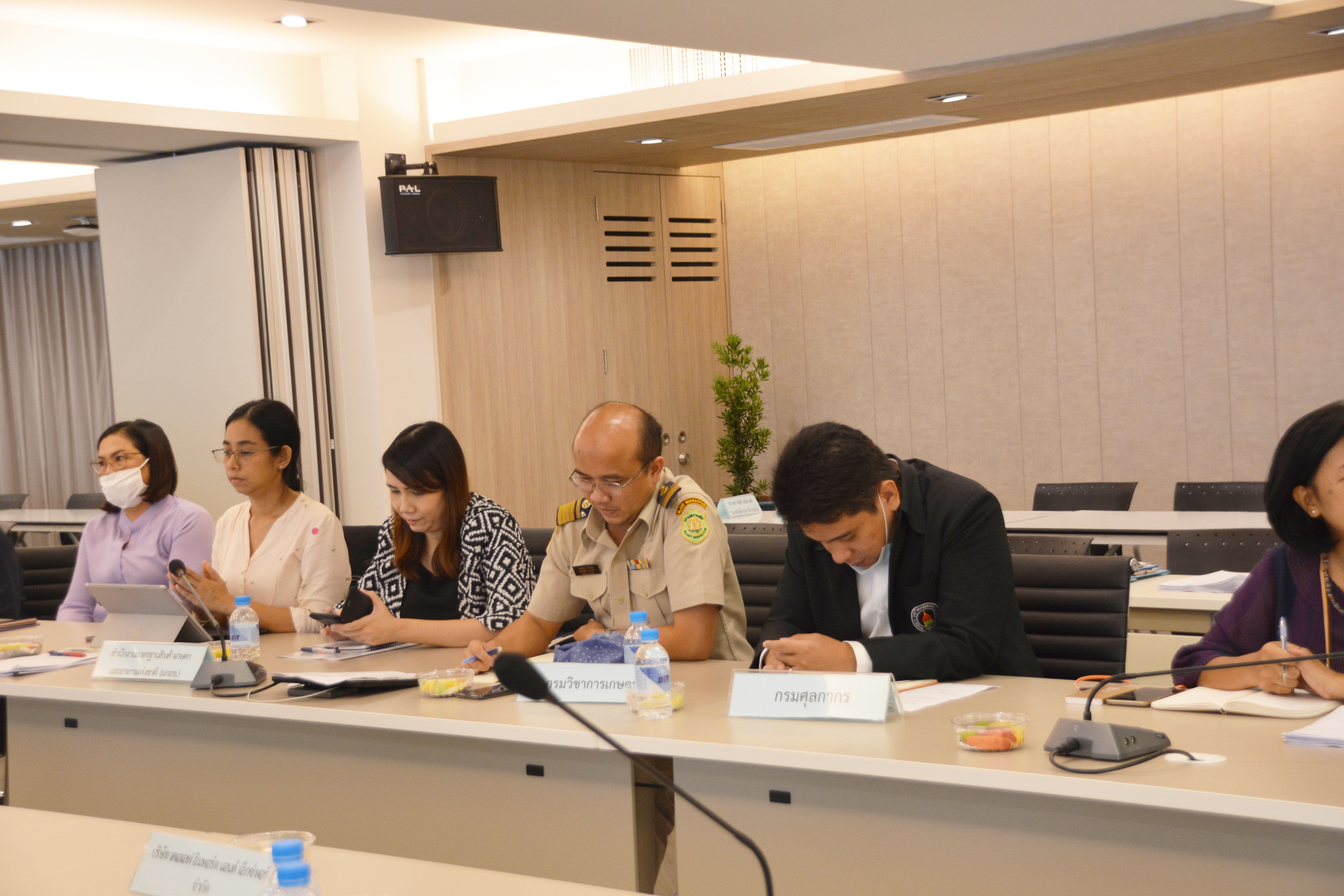 อธิบดีกรมการค้าภายใน เป็นประธานการประชุมหารือเตรียมความพร้อมในการผลักดันการส่งออกผลไม้ไทย 