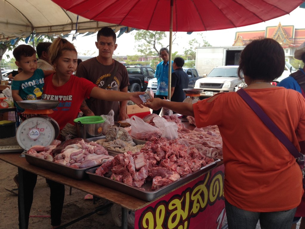 11229_สินค้าในตลาด 1.jpg