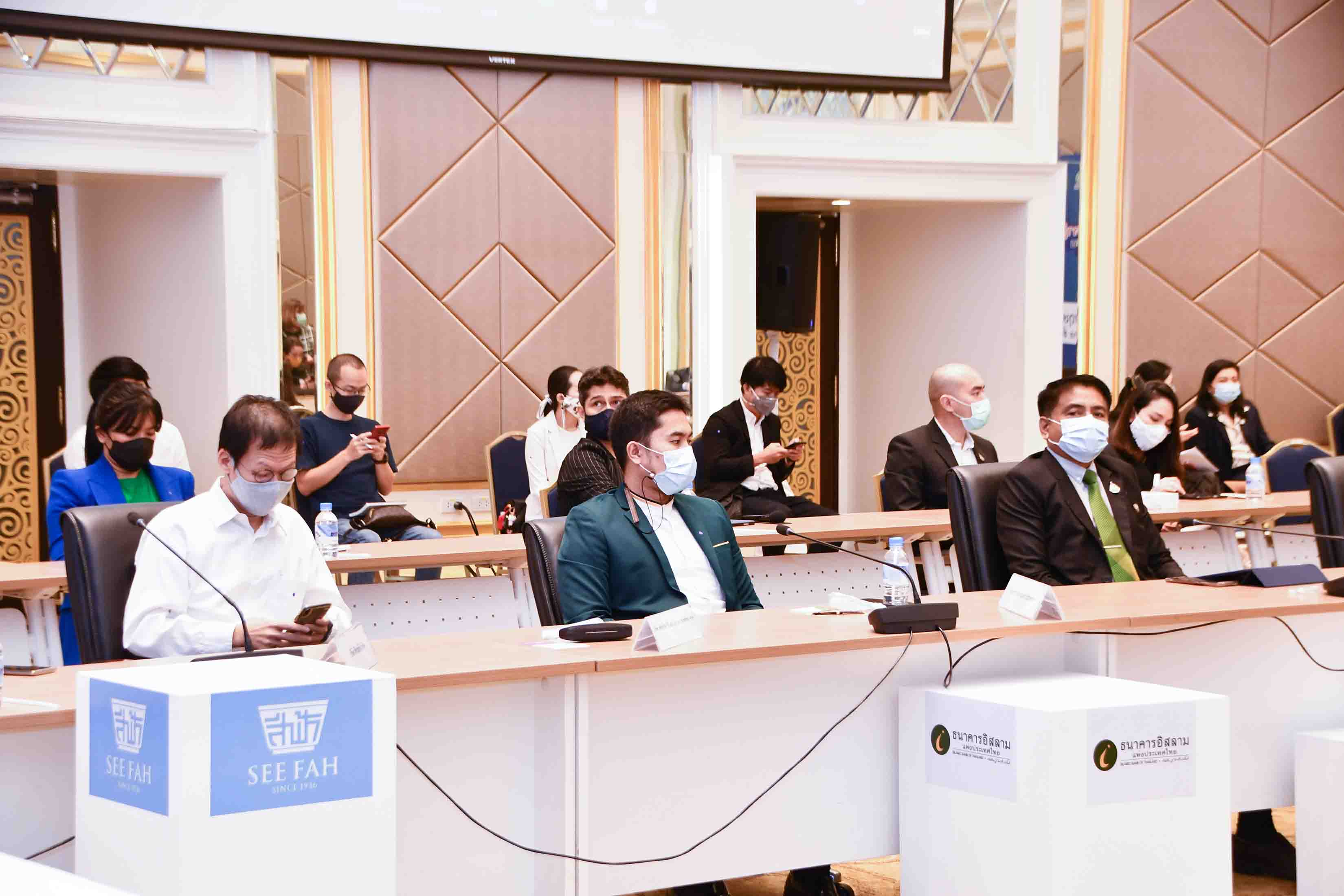 อธิบดีร่วมการประชุมและแถลงข่าวโครงการ “พาณิชย์ลดราคา! ช่วยร้านค้าและประชาชน” Lot 11