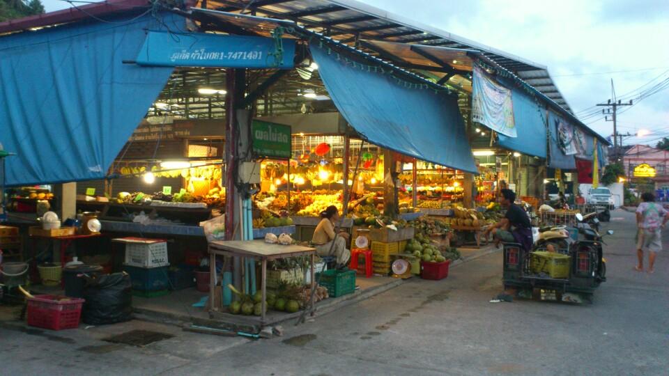 44499_ด้านหน้าตลาด.jpg