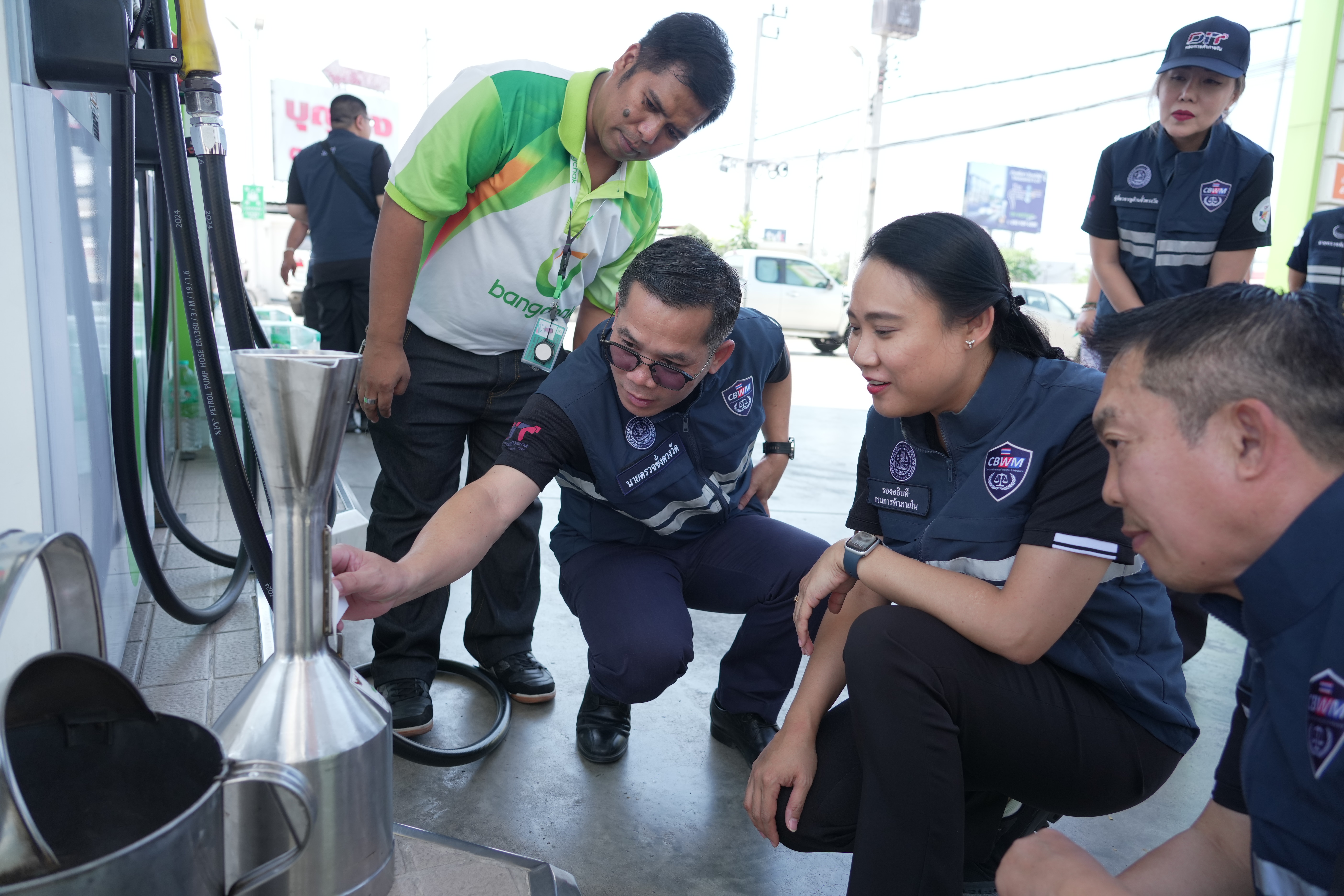 ข่าวเลขที่ 84/2569 กรมการค้าภายใน ลงพื้นที่ตรวจเข้ม หลังเกิดกระแสโซเซียลถึงราคาสินค้า ย้ำ ตลาด-ห้าง-ปั๊มน้ำมัน จำหน่ายปกติทั่วประเทศ เตือนห้ามฉวยโอกาสขึ้นราคา พบดำเนินคดีทันที (4 มีนาคม 2569)