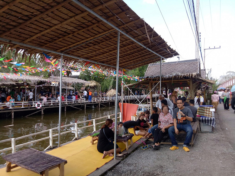 45560_ที่นั่งกินข้าว.jpg