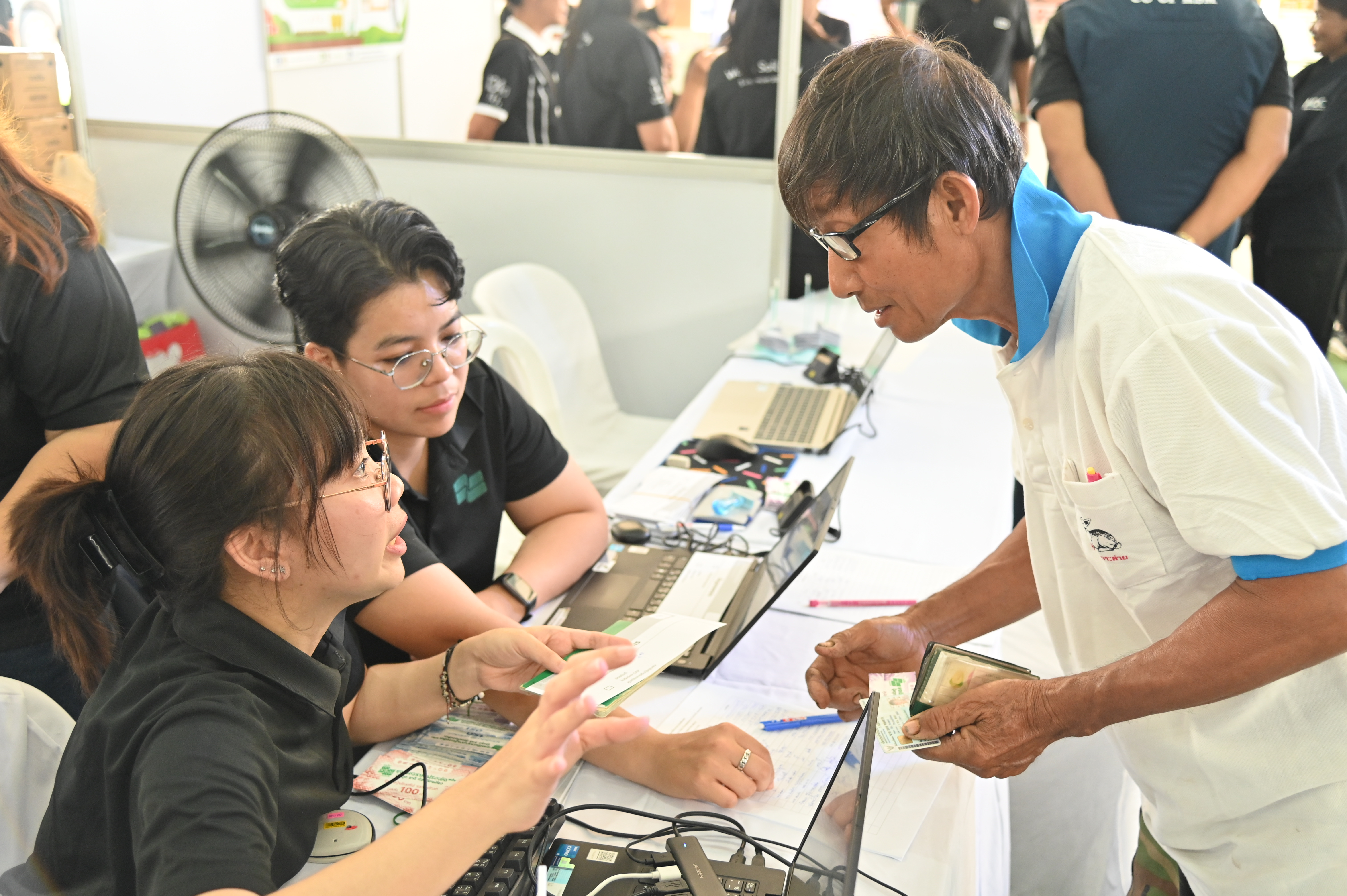 ข่าวเลขที่ 133/2569 เริ่มแล้ว! พาณิชย์จัดงาน "ธงเขียวราคาประหยัดพลัส" จ.กำแพงเพชร ช่วยลดต้นทุนเกษตรกร สูงสุด 2,100 บาทต่อครัวเรือน (6 พฤษภาคม 2569)