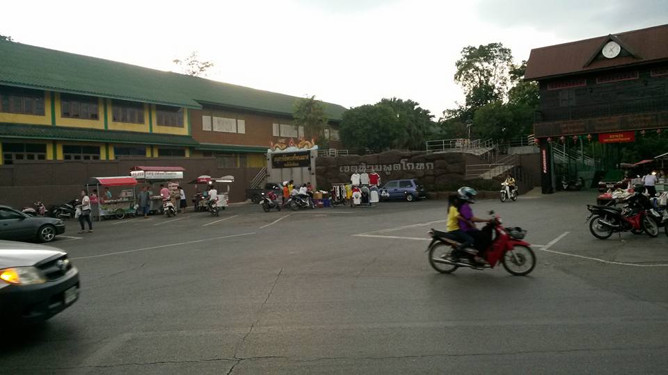 23548_ถนนด้านหน้า.jpg
