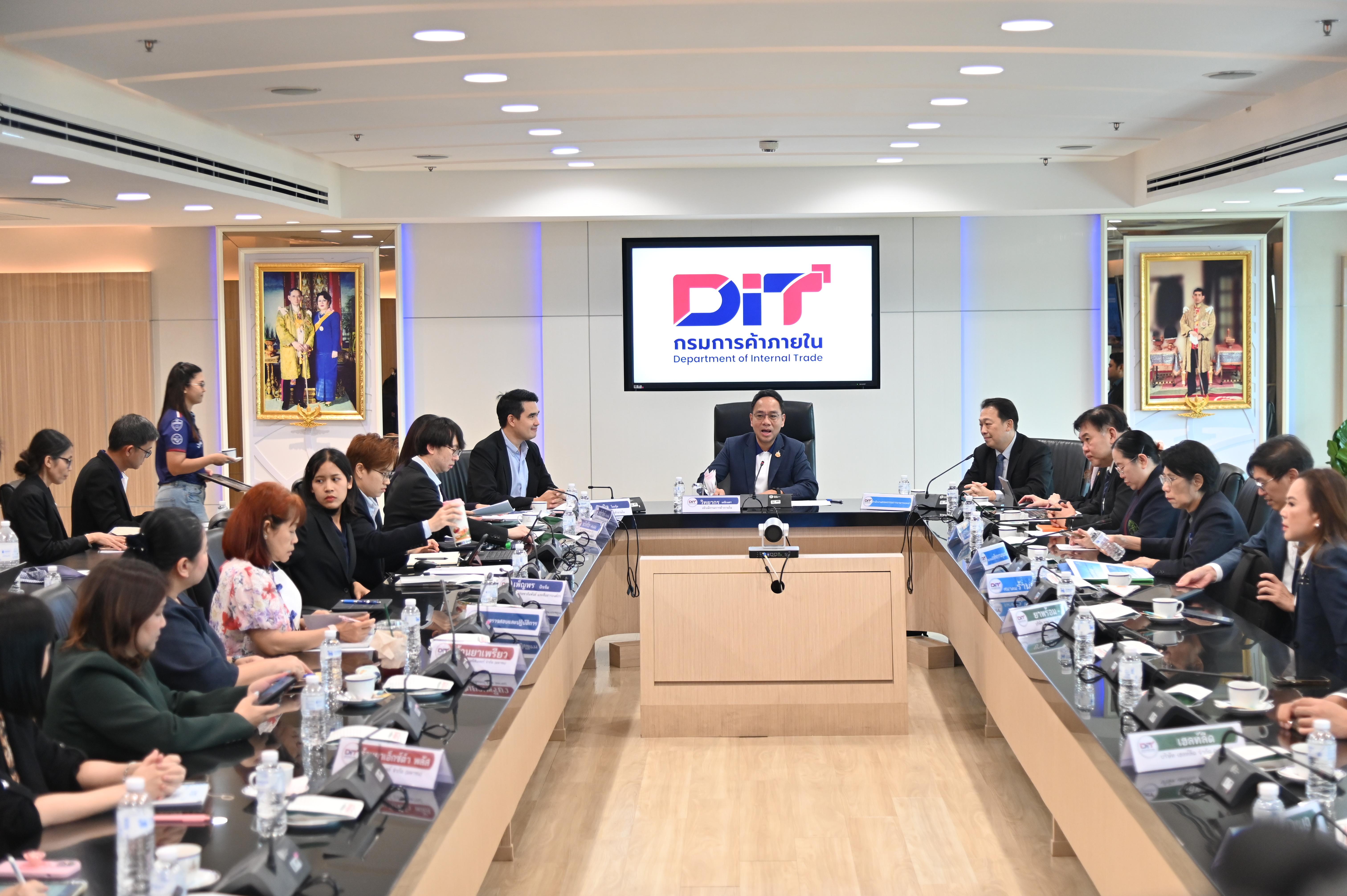 ข่าวเลขที่ 5/2569 “DIT” เตรียมความพร้อมเครือข่ายร้านขายยา–แพลตฟอร์มออนไลน์ทั่วประเทศ สร้างความมั่นใจและความสะดวกให้ประชาชนมีทางเลือกซื้อยาภายนอกโรงพยาบาล ลดภาระค่าครองชีพ สู่ระบบสุขภาพเทียบสากล (10 ตุลาคม 2568)