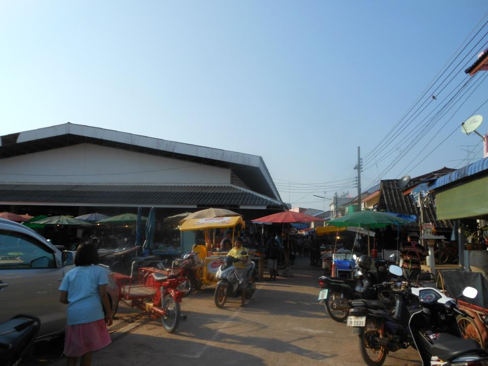 23426_ด้านหน้าตลาด.jpg