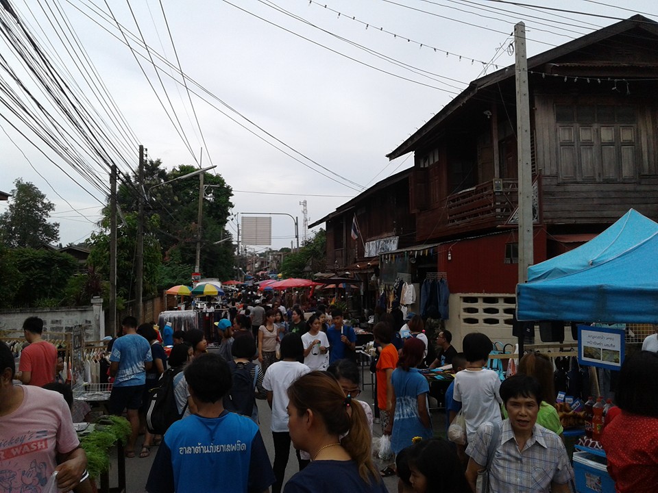 67938_คนมาซื้อ.jpg