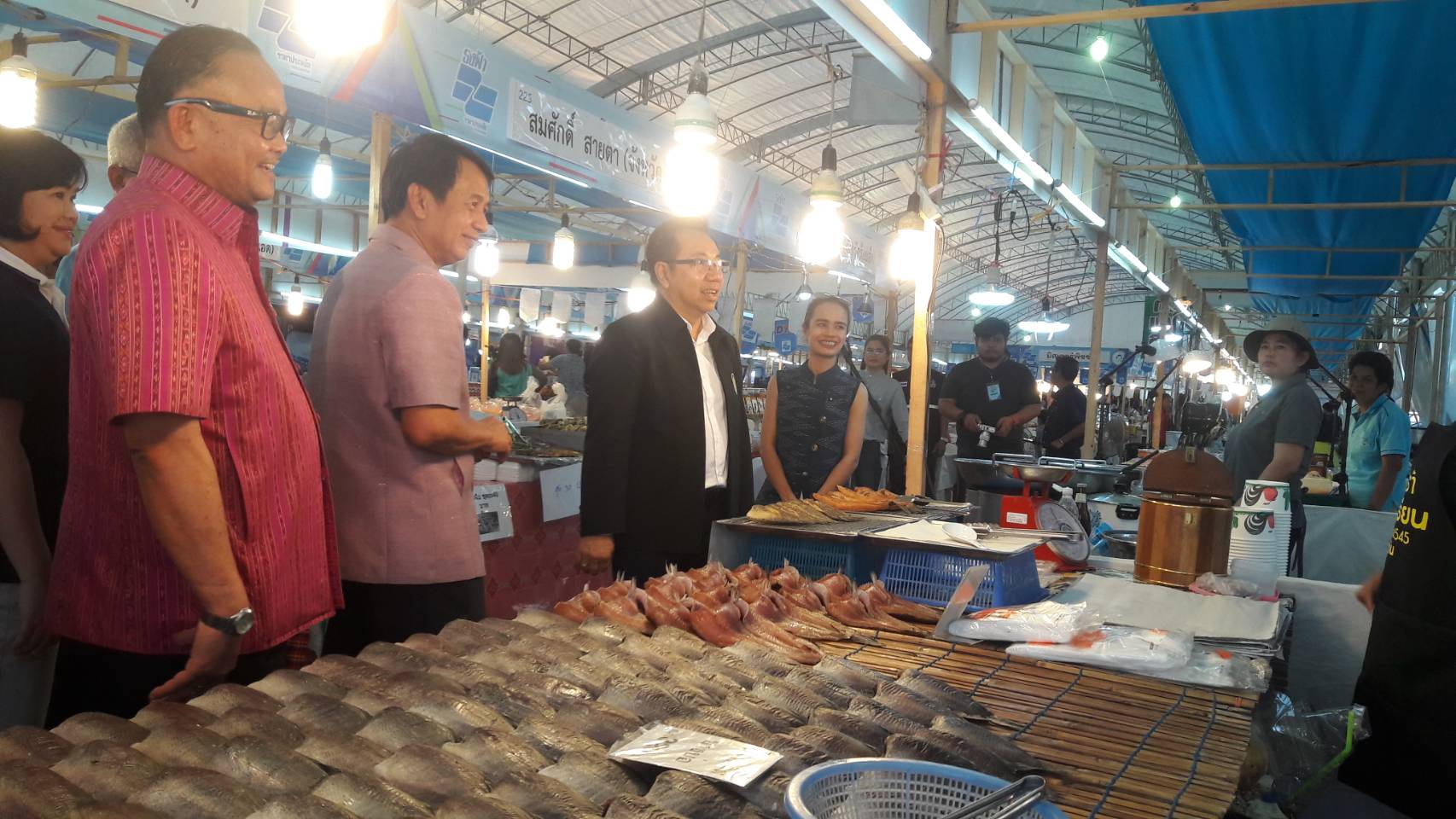 พิธีเปิดงาน "มหกรรมธงฟ้าขับเคลื่อนเศรษฐกิจภูมิภาคจังหวัดร้อยเอ็ด"