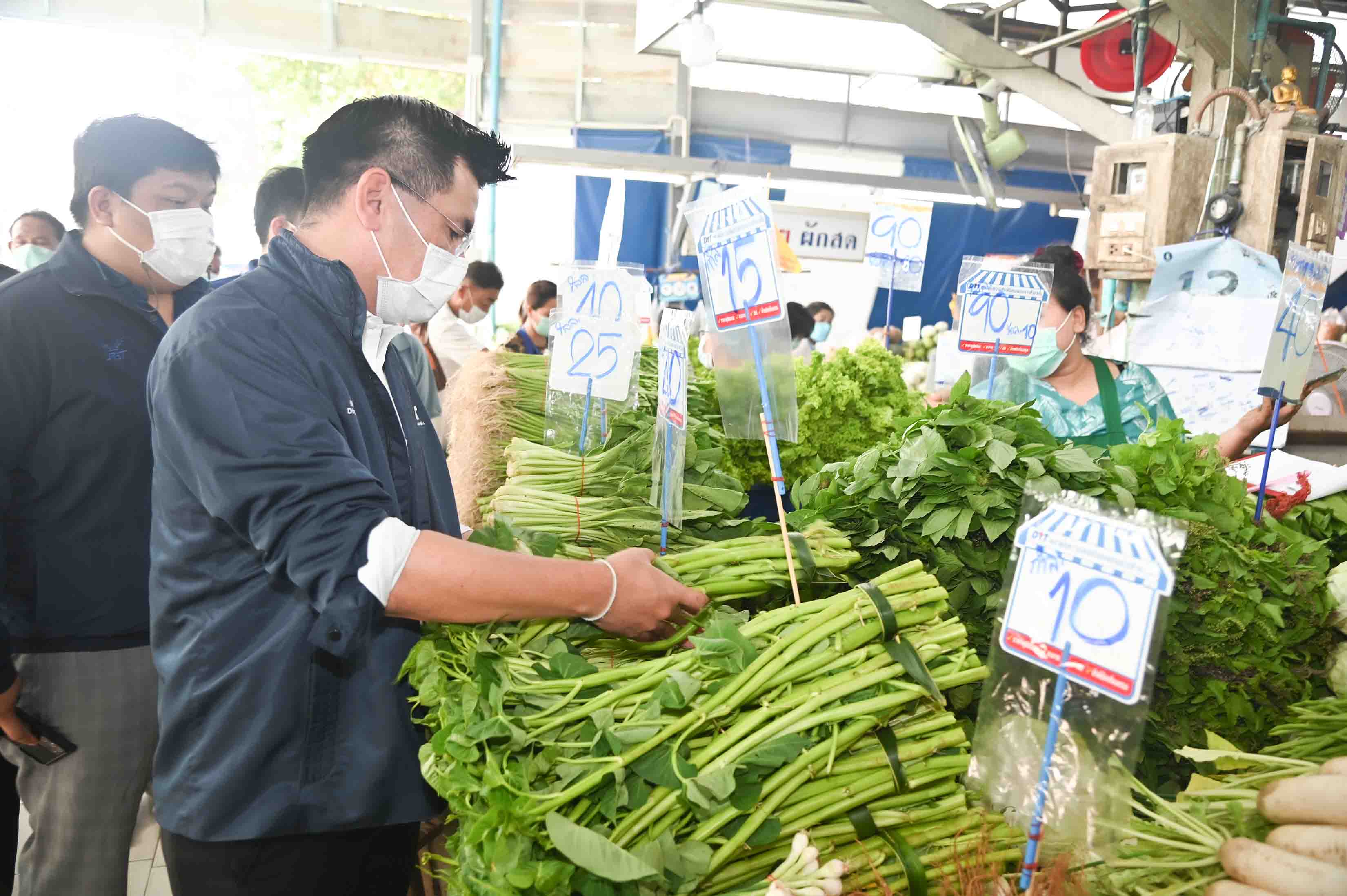 พาณิชย์ลุยตรวจราคาสินค้าช่วงกินเจ
