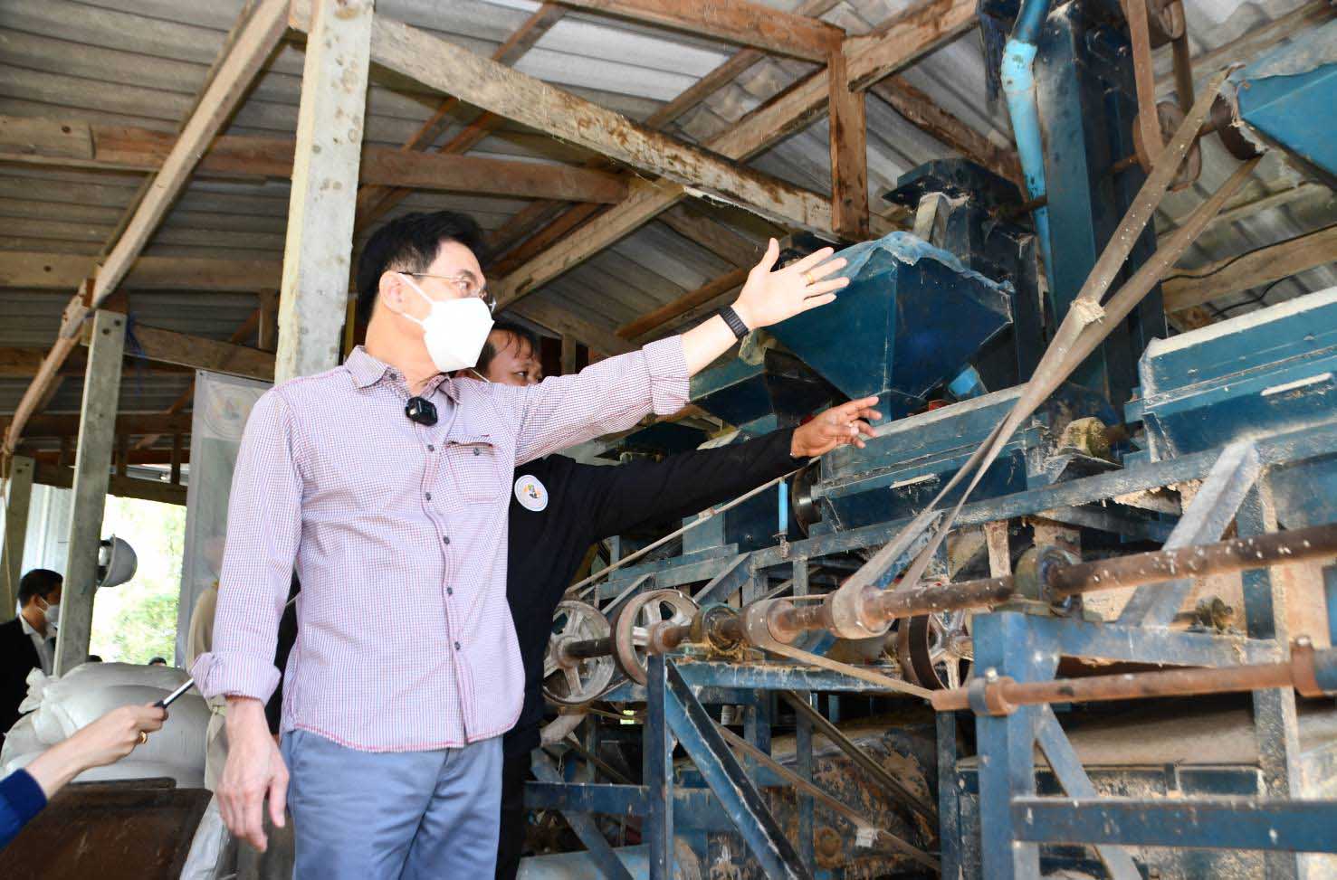 อธิบดีลงพื้นที่ติดตามโครงการประกันรายได้เกษตรกรผู้ปลูกข้าว