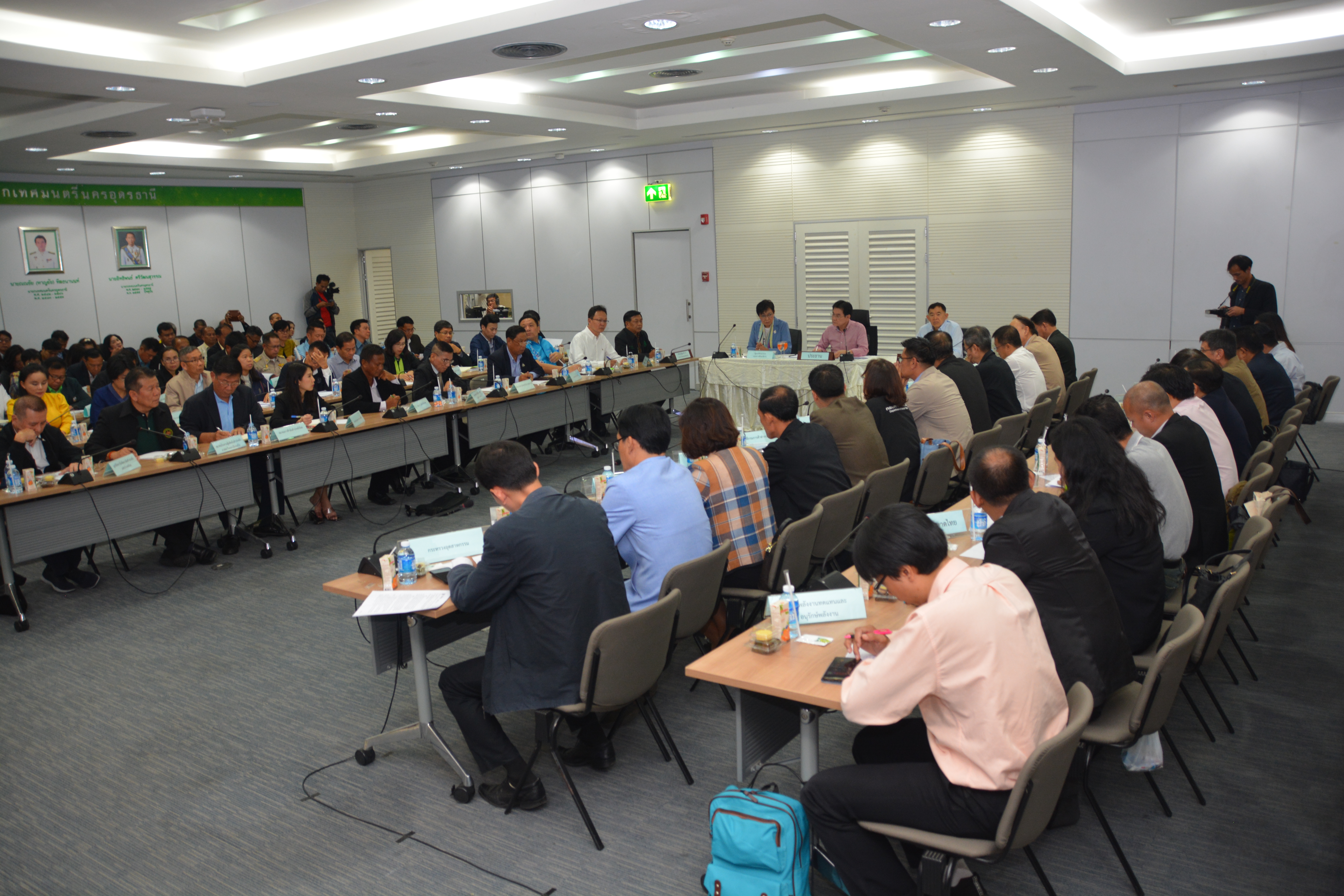 รมว.พาณิชย์ นำประชุม 3 ฝ่ายเคาะประกันรายได้มันสำปะหลัง 