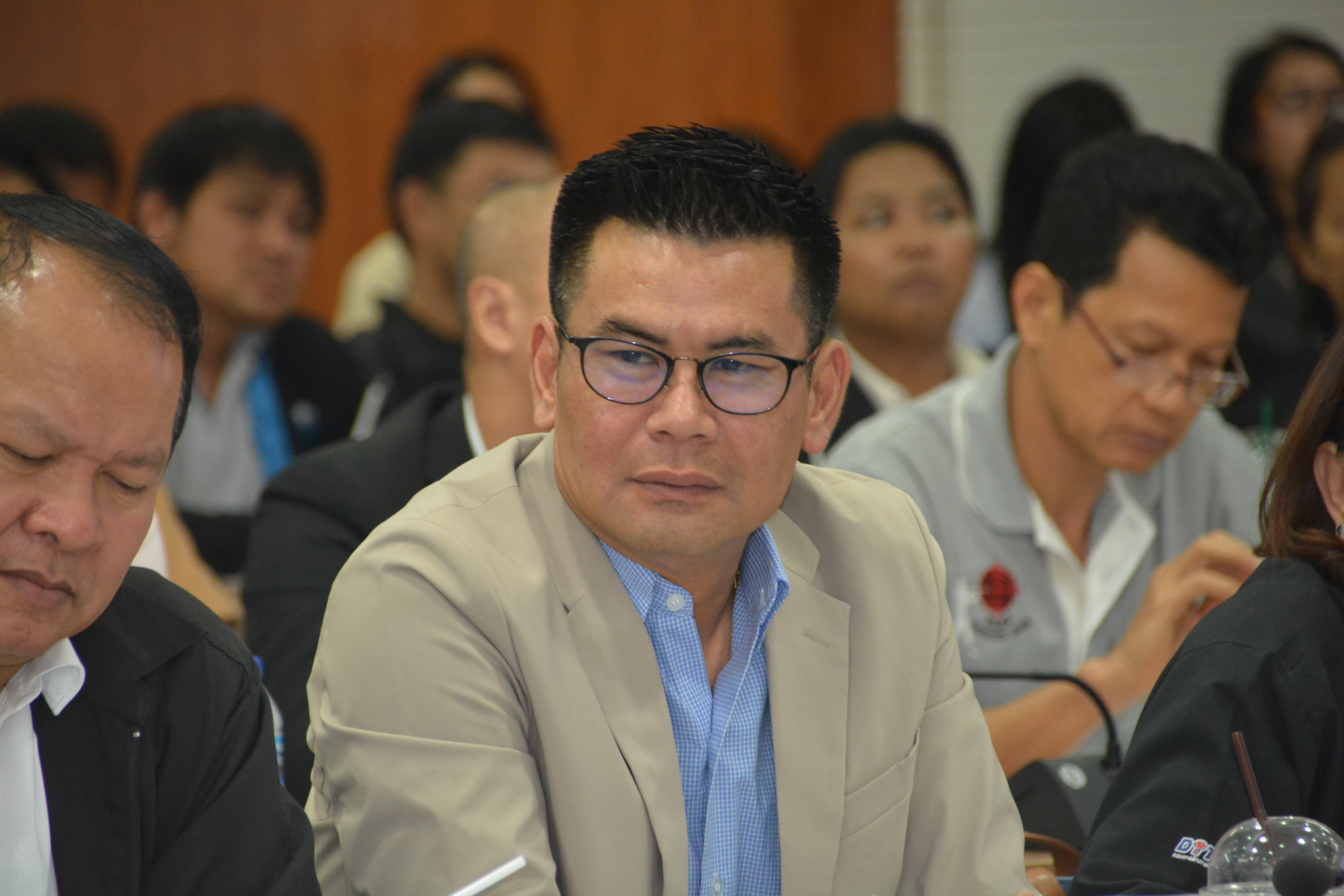รมว.พาณิชย์ นำประชุม 3 ฝ่ายเคาะประกันรายได้มันสำปะหลัง 