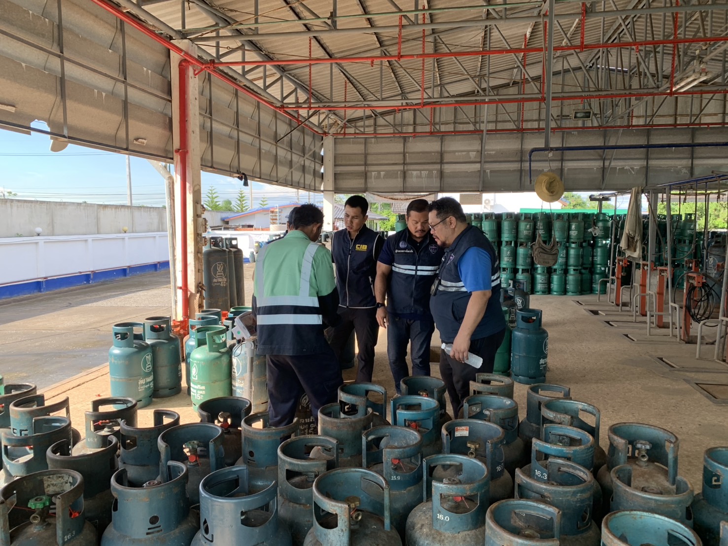 ข่าวเลขที่ 16/2569 DIT ร่วม CIB บุกจับโรงบรรจุก๊าซหุงต้ม บรรจุน้ำหนักขาด สร้างความเสียหายให้แก่ประชาชน ลุยตรวจต่อเนื่อง สร้างความเชื่อมั่นแก่ประชาชน  (23 ตุลาคม 2568)