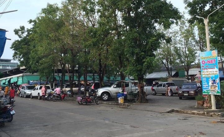 44307_ทางเข้าตลาด.jpg