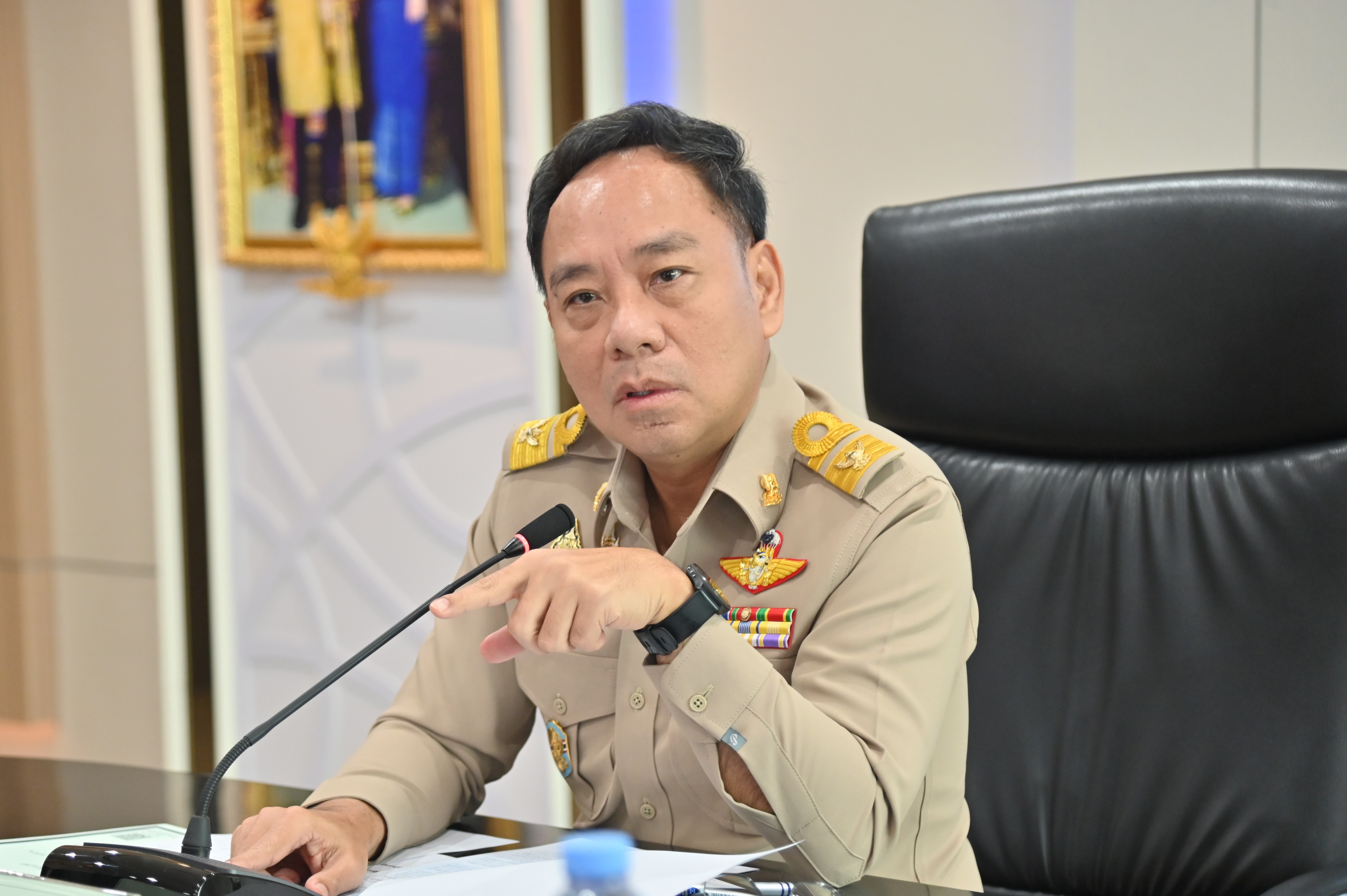 ข่าวเลขที่ 117/2569 พาณิชย์ประชุมติดตามสถานการณ์เม็ดพลาสติกและบรรจุภัณฑ์พลาสติก  วางแนวทางดูแลปริมาณ–ราคา–การใช้พลาสติกอย่างเหมาะสม (21 เมษายน 2569)