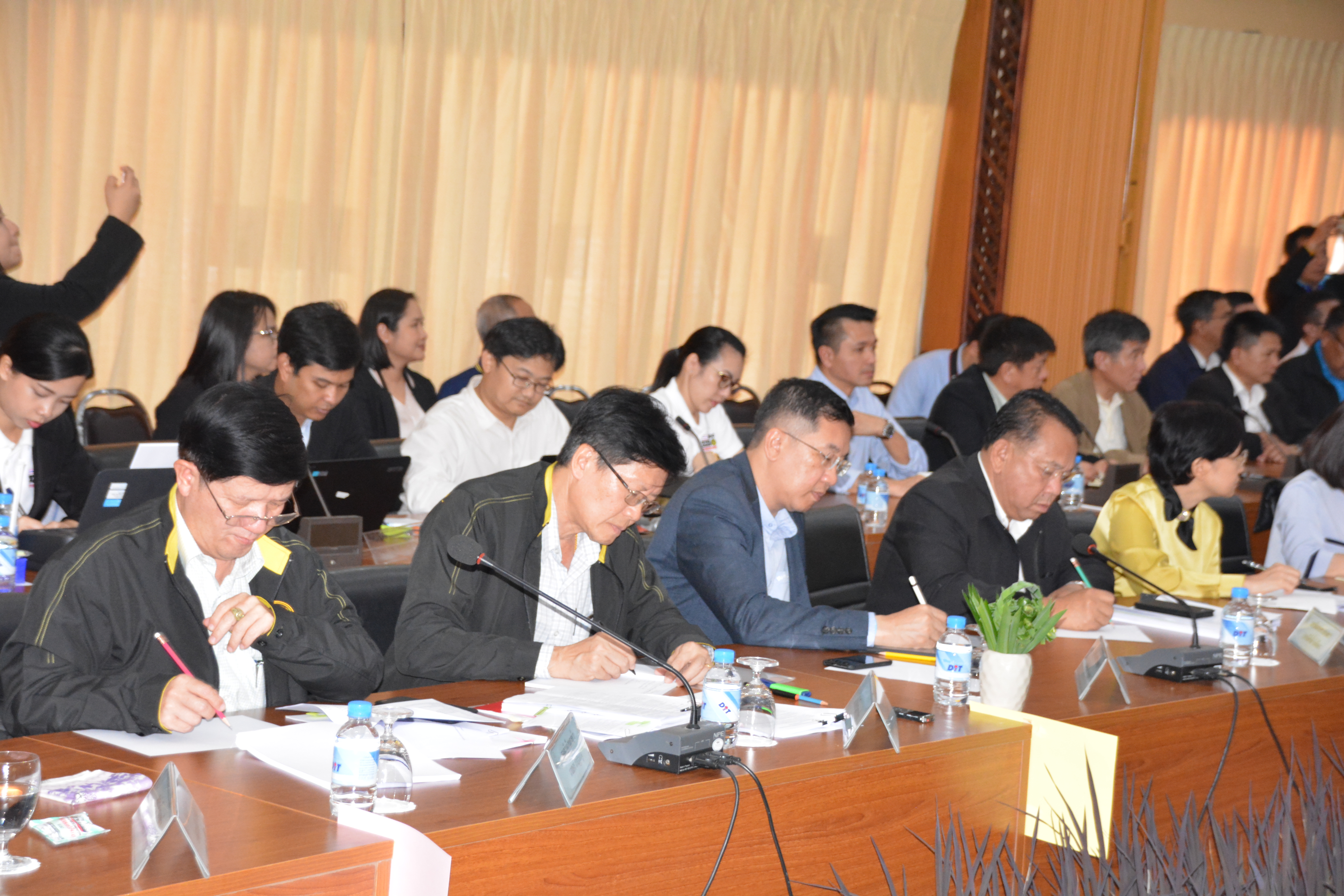 การประชุมหารือการดำเนินการประกันรายได้เกษตรกรผู้ปลูกข้าว