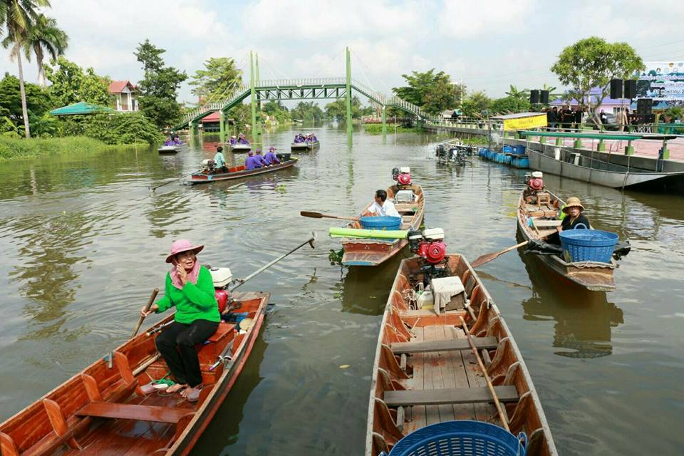 77988_นั่งเรือ.jpg