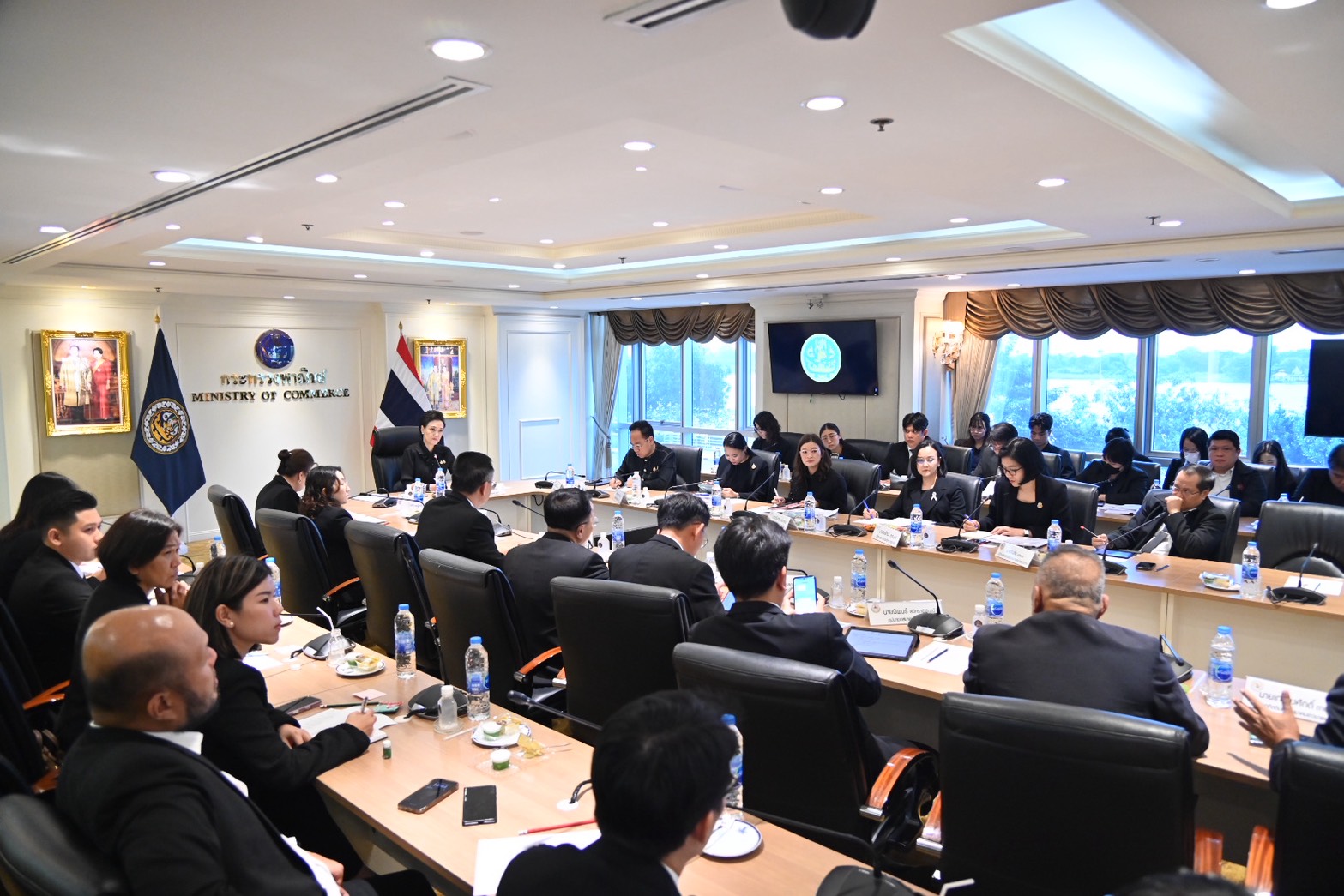 ข่าวเลขที่ 33/2568 พาณิชย์ หารือ 4 สมาคมข้าวและพืชไร่ รับฟังปัญหา ข้อเสนอแนะ เตรียมมาตรการดูแลราคาข้าวและพืชผลทางการเกษตร ก่อนเข้า นบข. 18 พ.ย.นี้ (14 พฤศจิกายน 2568)