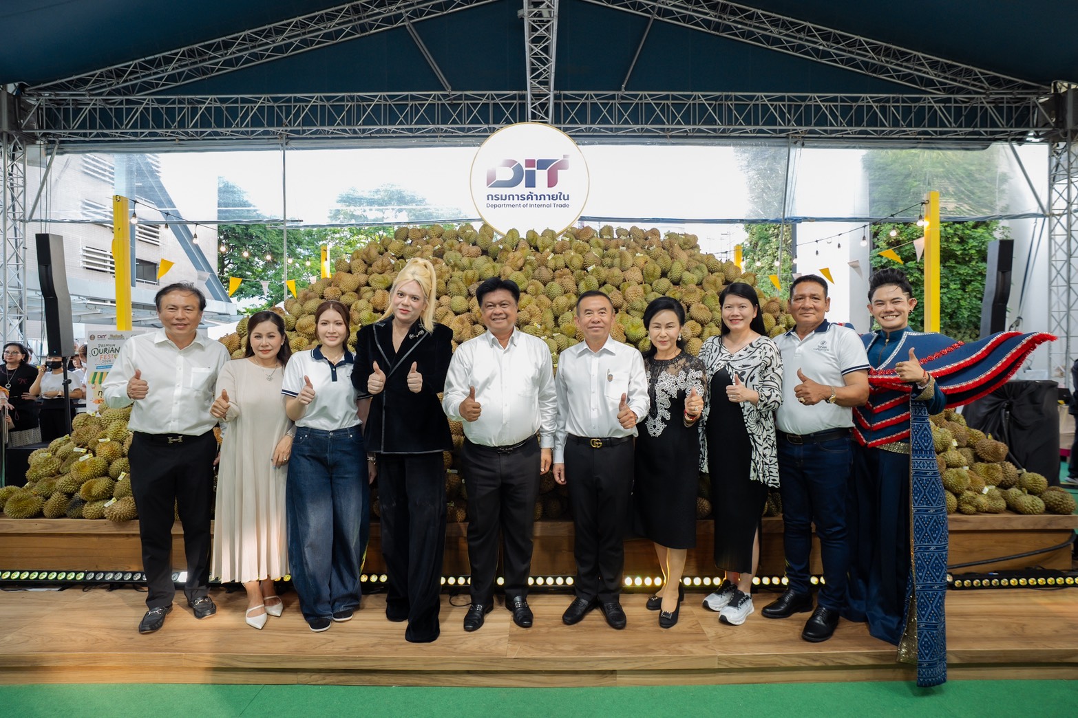 ข่าวเลขที่ 220/2569 กรมการค้าภายในต่อยอดความสำเร็จงาน “Premium Durian Fest 2026” ยกทุเรียนคุณภาพและผลไม้ไทยบุกสยามพารากอน ชวนคนไทยอุดหนุนช่วงโค้งสุดท้ายของฤดูกาลทุเรียนปีนี้ (4 กันยายน 2569)