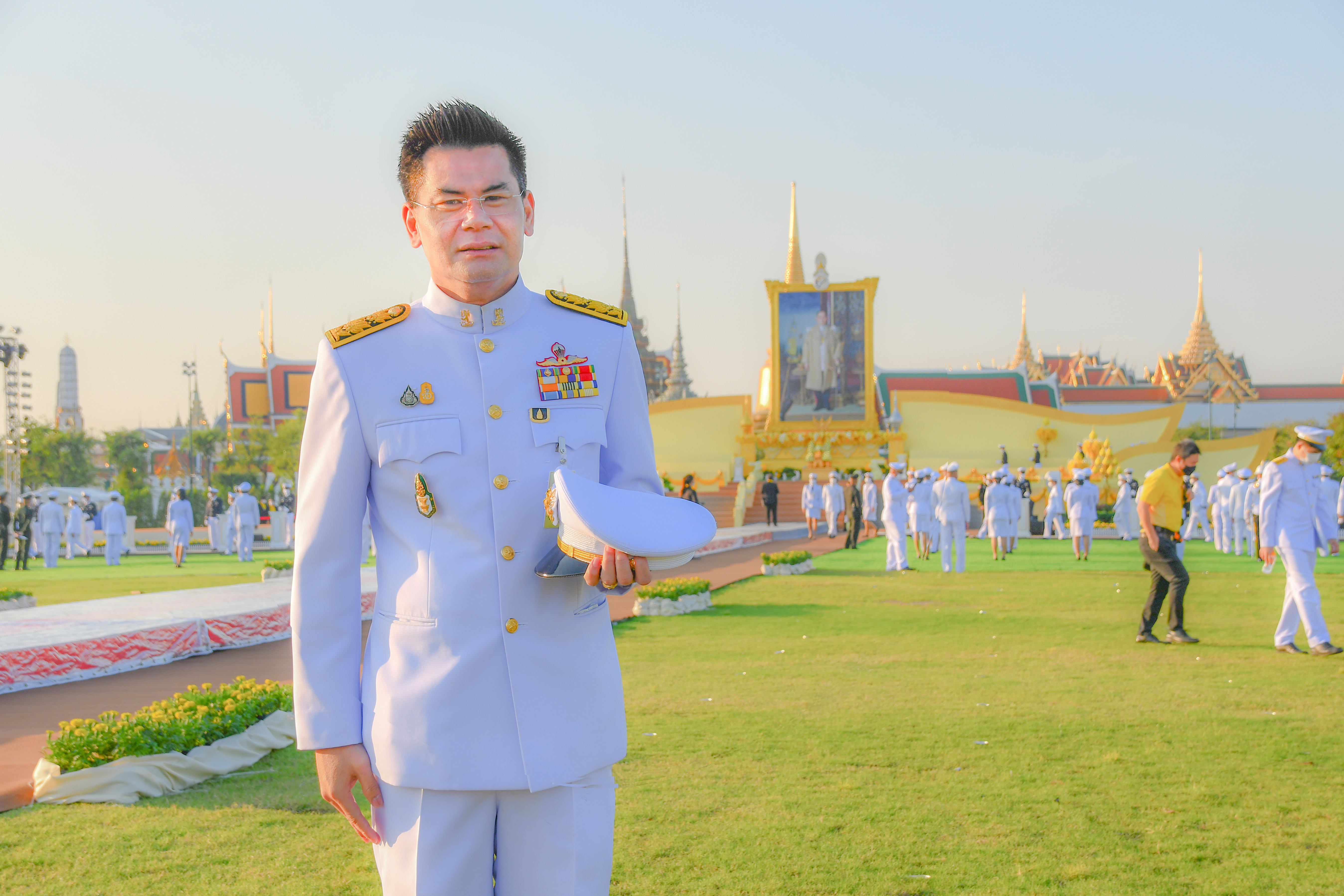 อธิบดีกรมการค้าภายใน เข้าร่วมพิธีถวายพานพุ่มและพิธีถวายบังคมเนื่องในวันคล้ายวันพระบรมราชสมภพพระบาทสมเด็จพระบรมชนกาธิเบศร มหาภูมิพลอดุลยเดชมหาราช บรมนาถบพิตร