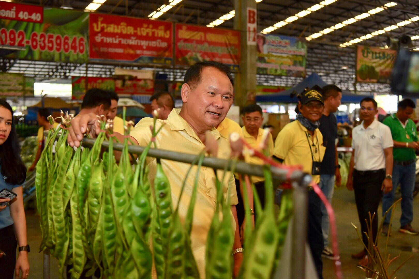 ลงพื้นที่เพื่อตรวจติดตามสถานการณ์ผัก ณ ตลาดกลางศรีเมือง 