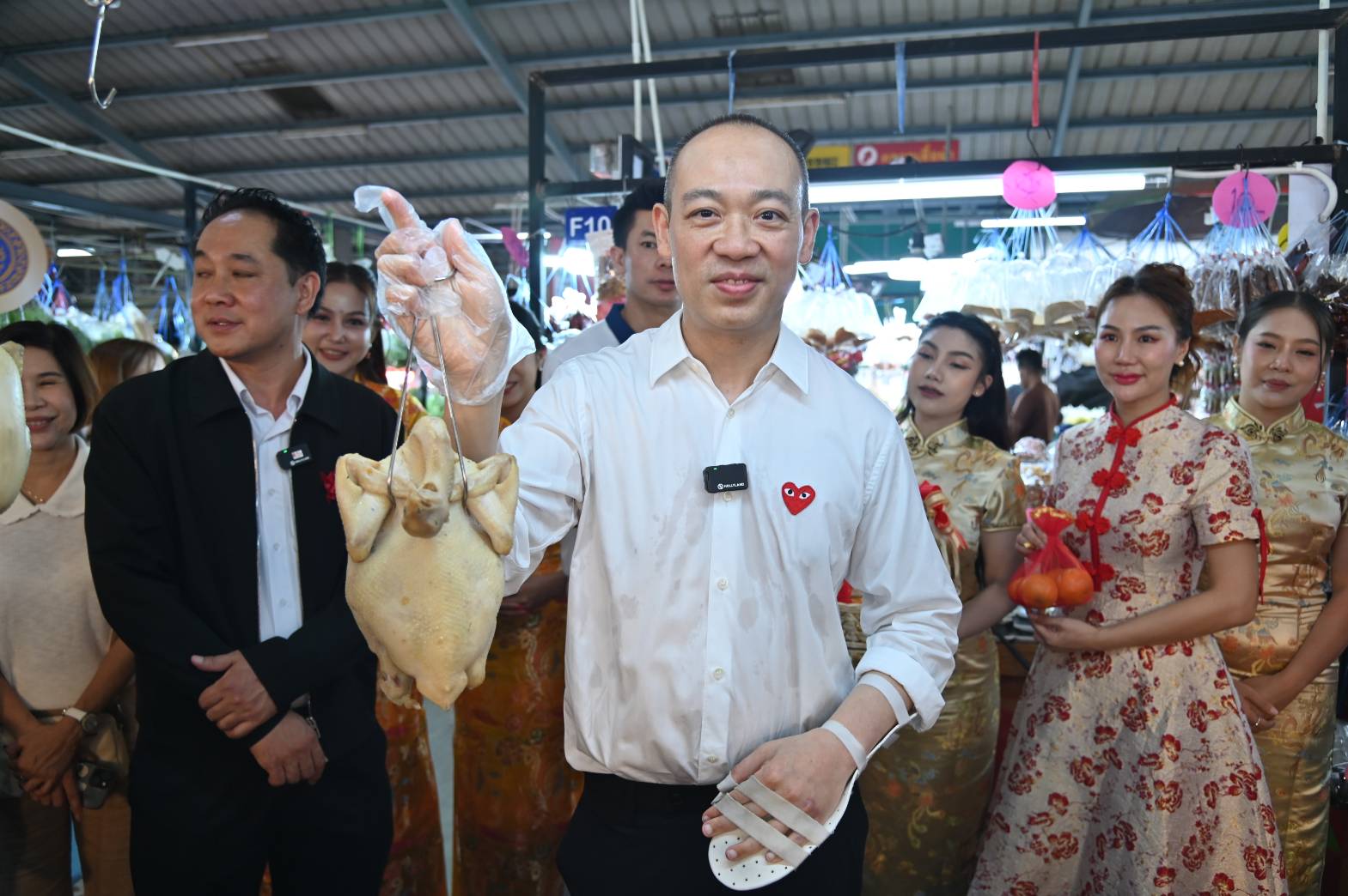 ข่าวเลขที่ 73/2569 “พาณิชย์ส่งสุข รับตรุษจีน ปีม้าทอง 2026” ผนึกตลาด ห้างค้าส่งค้าปลีก จัดโปรตรุษจีน ลดสูงสุด 50%  (13 กุมภาพันธ์ 2569)