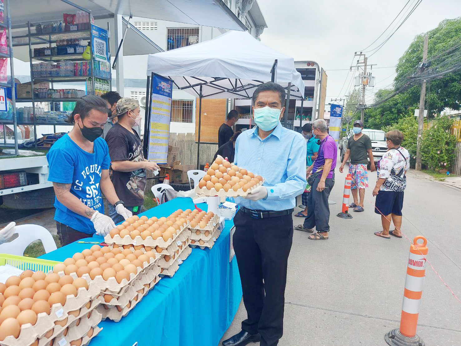 รองอธิบดีกรมการค้าภายใน ลงพื้นที่ตรวจเยี่ยมติดตามโครงการรถโมบายพาณิชย์ ลดราคาช่วยประชาชน