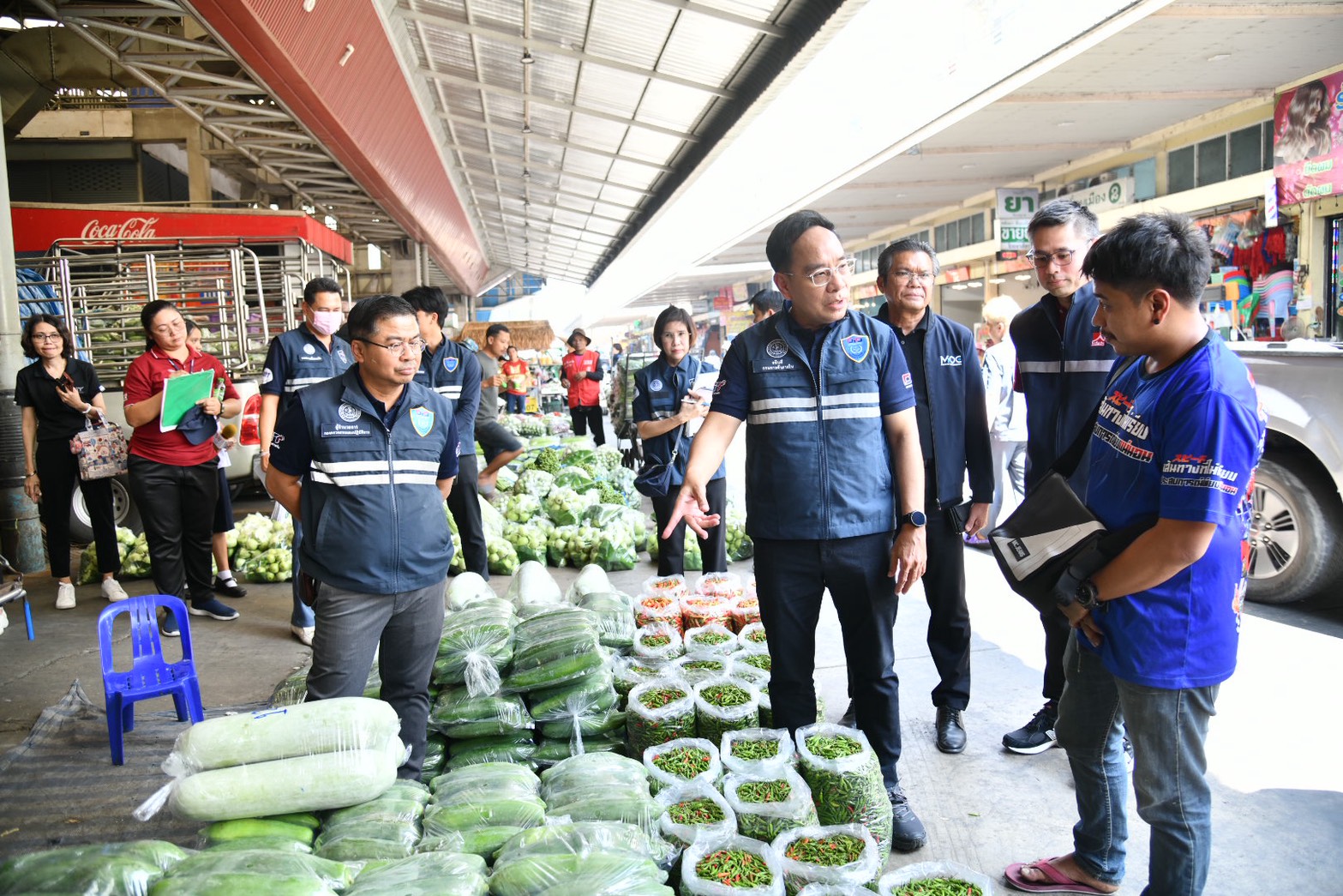 DIT ลงพื้นที่ตรวจเข้ม  ย้ำ ตลาด-ห้าง-ปั๊มน้ำมัน จำหน่ายปกติทั่วประเทศเตือนห้ามฉวยโอกาสขึ้นราคา พบดำเนินคดีทันที