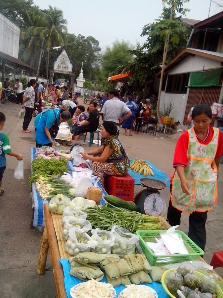 44244_ด้านหน้าตลาด.jpg