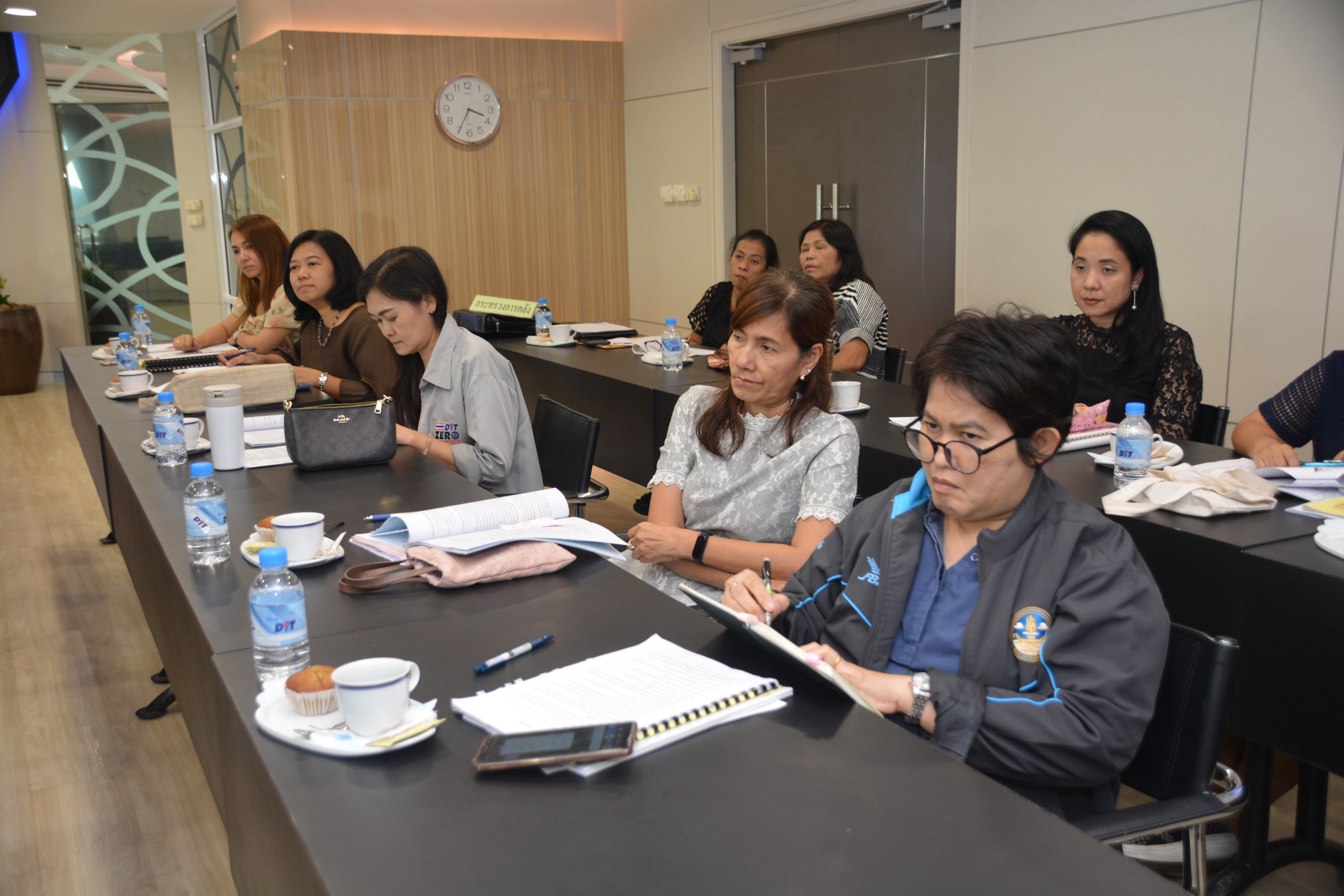 รองอธิบดีร่วมประชุมคณะกรรมการบริหารกองทุนรวมเพื่อช่วยเหลือเกษตรกร