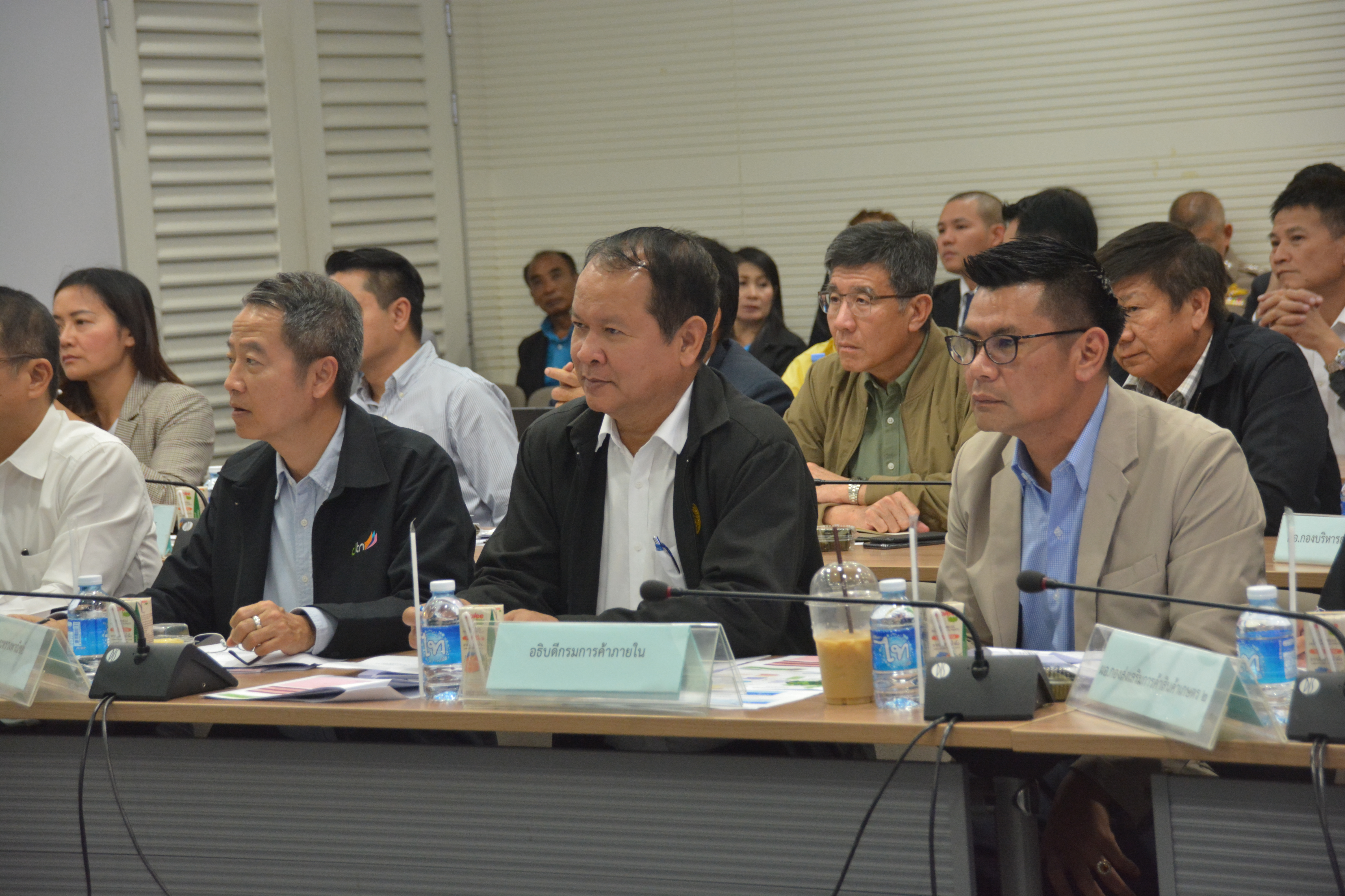 รมว.พาณิชย์ นำประชุม 3 ฝ่ายเคาะประกันรายได้มันสำปะหลัง 