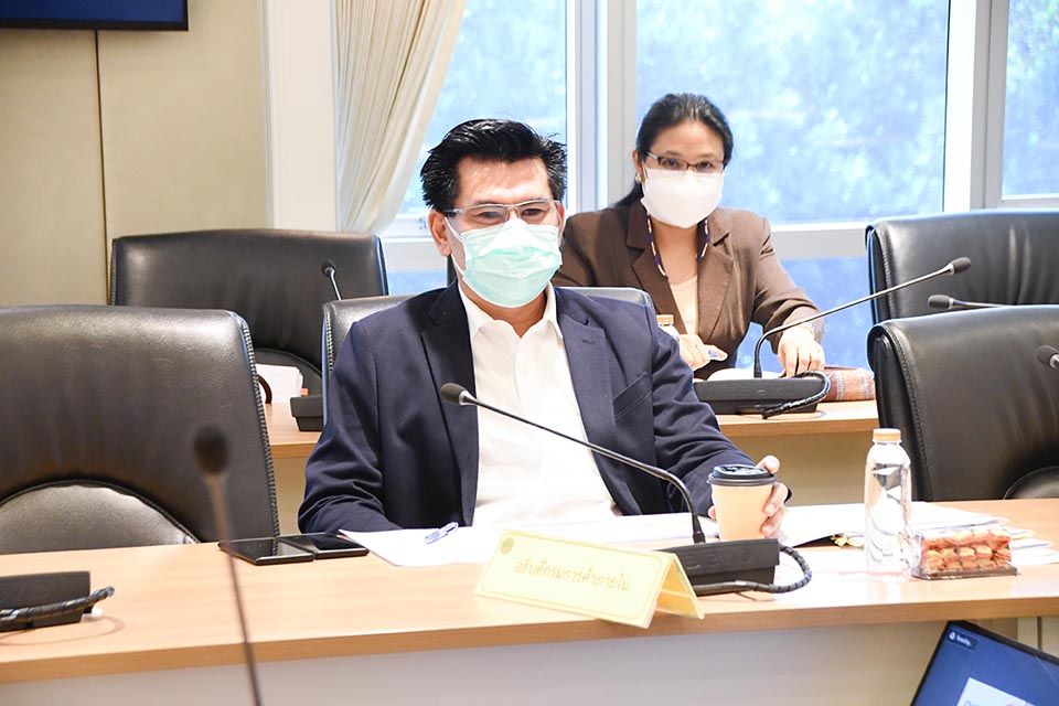 อธิบดีร่วมประชุมแก้ปัญหาข้าวทั้งระบบ