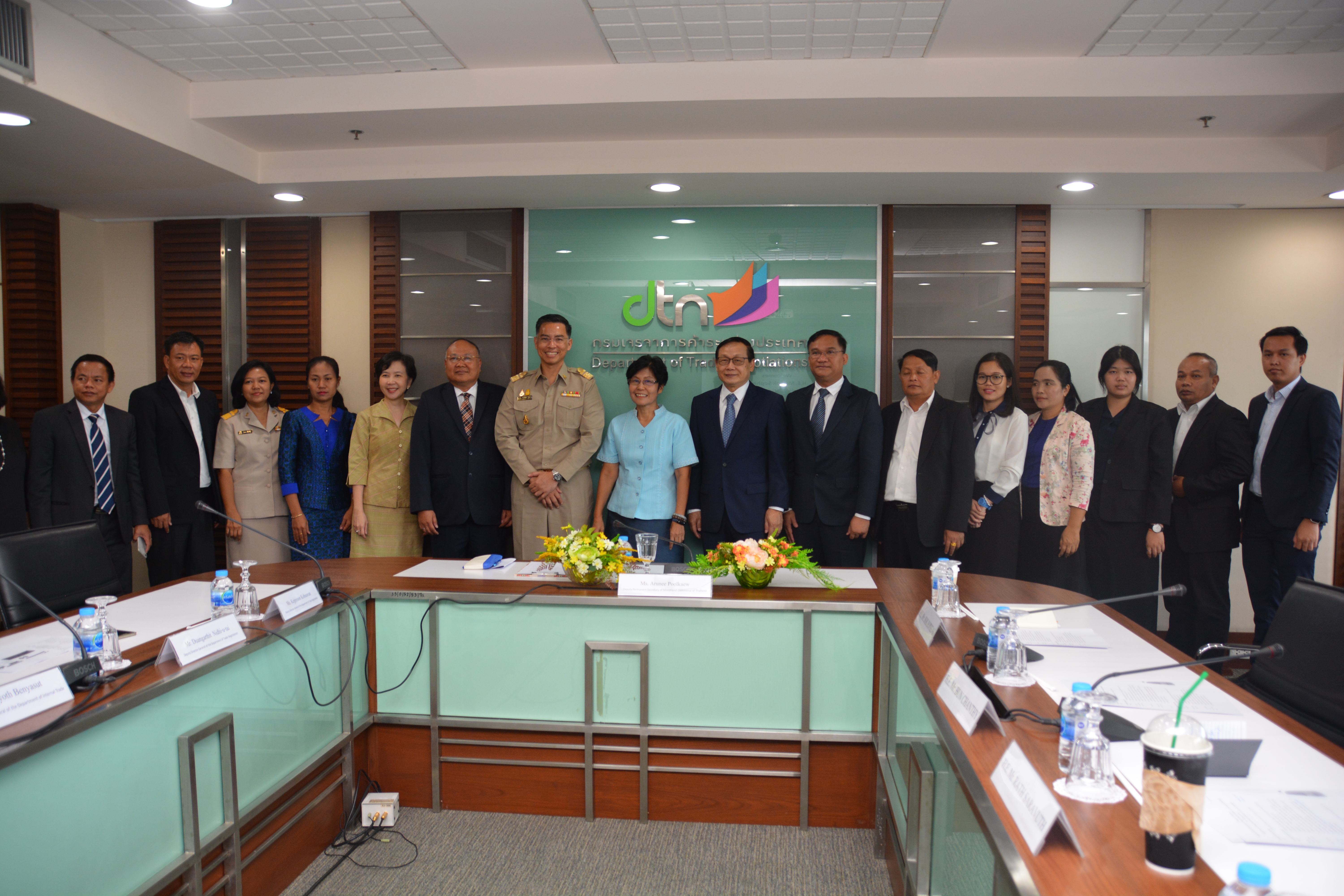 รองอธิบดีร่วมเป็นวิทยากรบรรยาย เรื่อง"การบริหารจัดการด้านการค้าภายในประเทศและการส่งเสริมตลาดภายในประเทศของไทย”