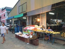 33763_ด้านหน้าตลาด.jpg