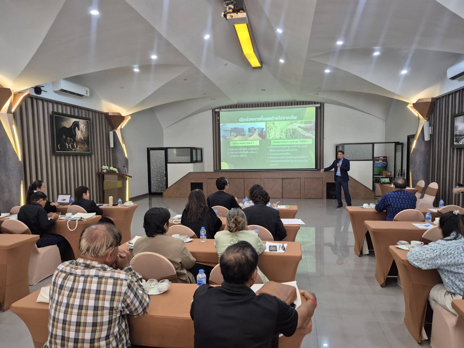 ข่าวเลขที่ 62/2569 DIT ปั้นเกษตรกรไทย UpSkill-ReSkill สู่คอนเทนต์ครีเอเตอร์ ยกระดับการผลิต "ข้าวประณีต" เจาะตลาดพรีเมียม (19 มกราคม 2568)