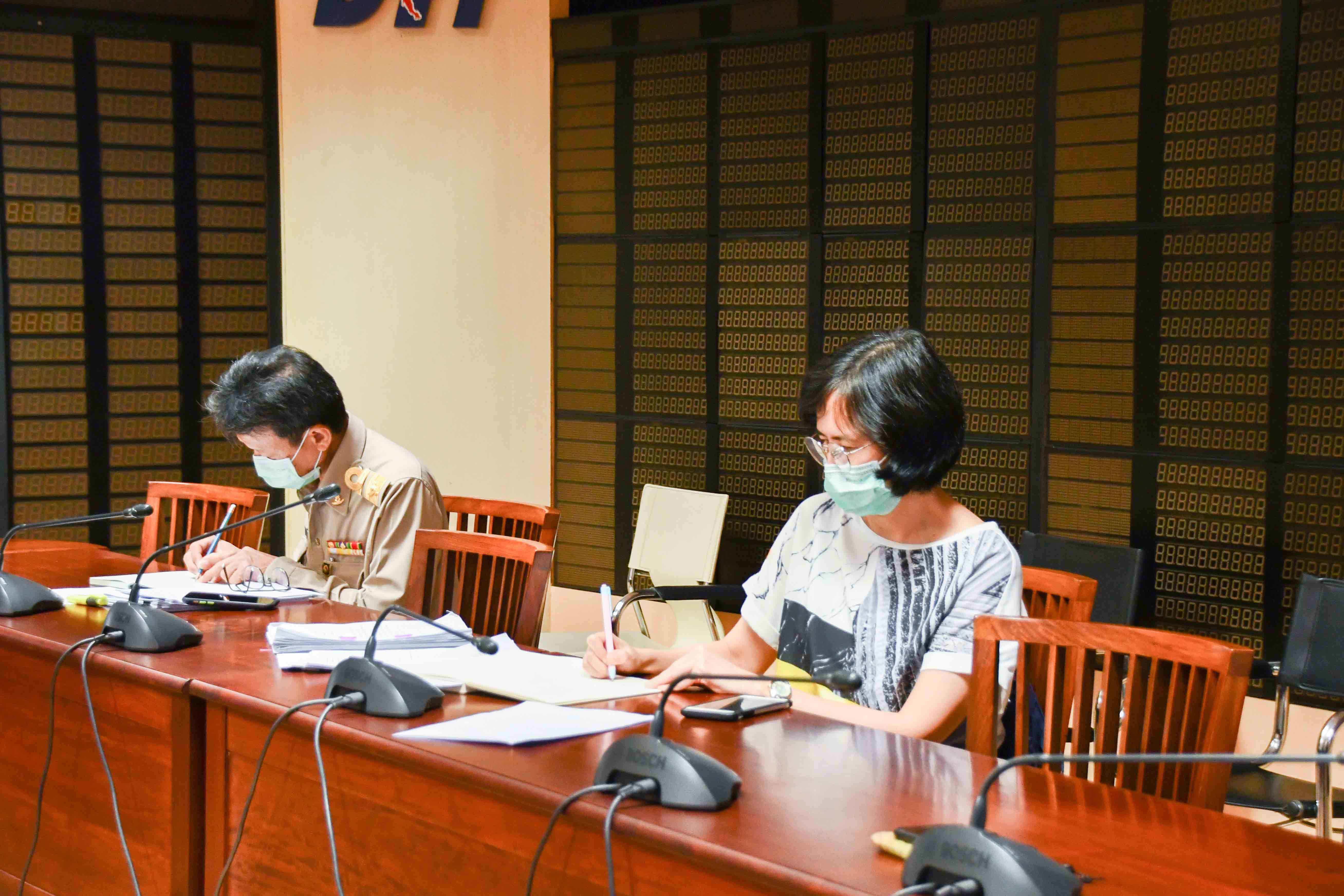 การประชุมติดตามสถานการณ์ถุงมือยางทางการแพทย์