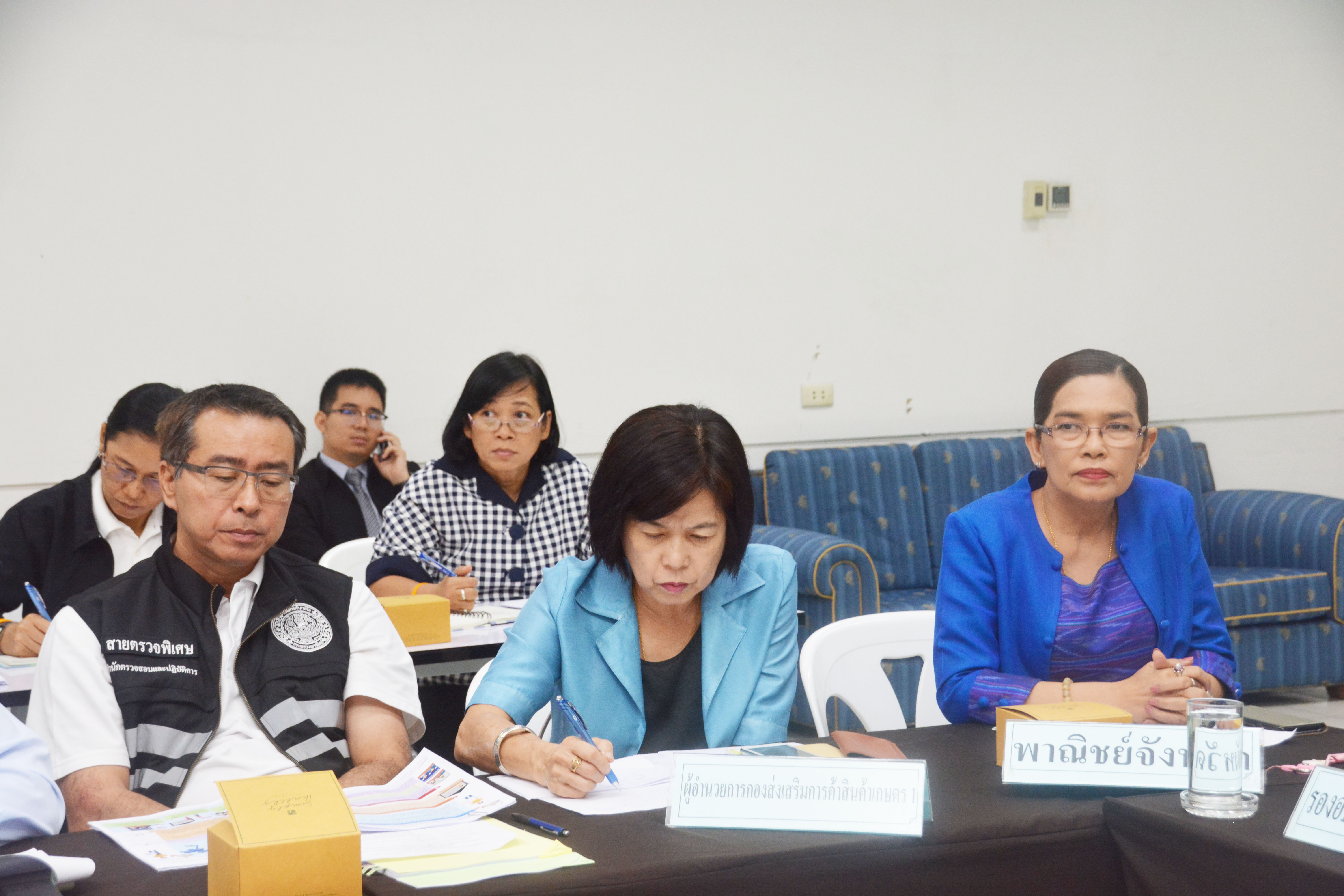 จัดประชุมชี้แจงผู้ประกอบการนำเข้ากระเทียม  ให้ทำตามความตกลง WTO เพื่อแก้ปัญหาราคากระเทียมตกต่ำ