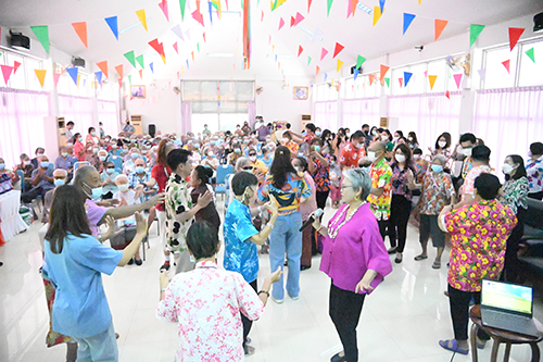 จิตอาสา ตา-ยาย สุขสันต์