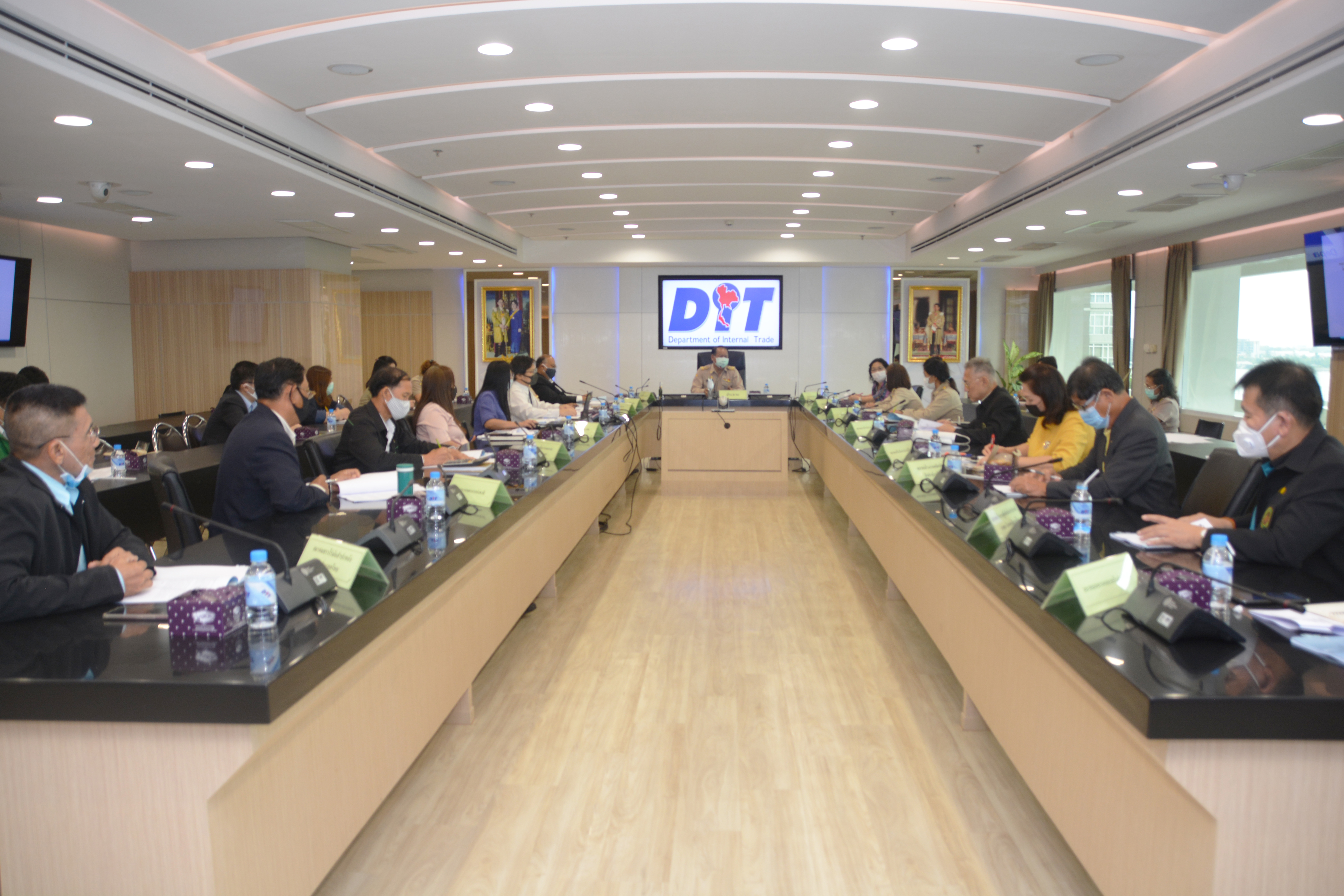 การประชุมคณะกรรมการกำกับดูแลและกำหนดเกณฑ์กลางอ้างอิงโครงการประกันรายได้เกษตรกรผู้ปลูกมันสำปะหลัง